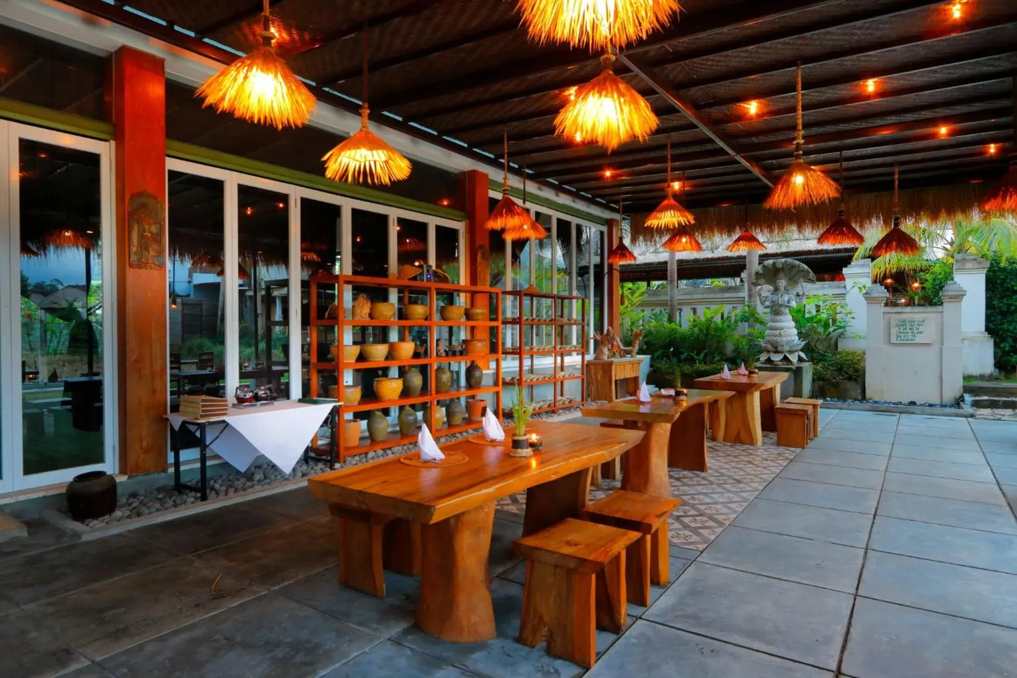 Restaurant/Places to Eat in Alam Puisi Villa Ubud