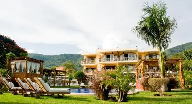 Facade/entrance, Swimming Pool in El Chante Spa Hotel