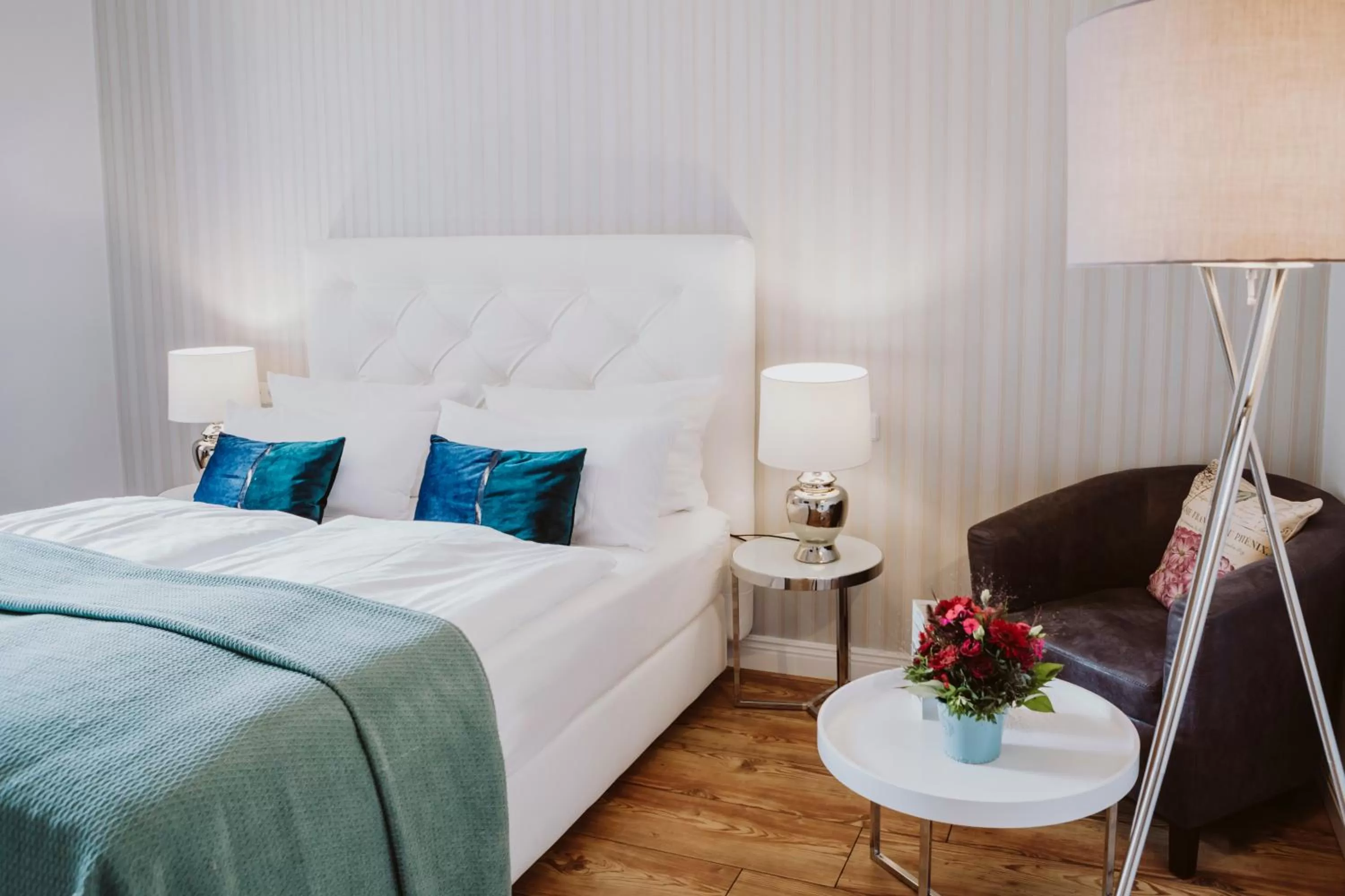 Photo of the whole room, Bed in THE GATE GARDEN Hotel