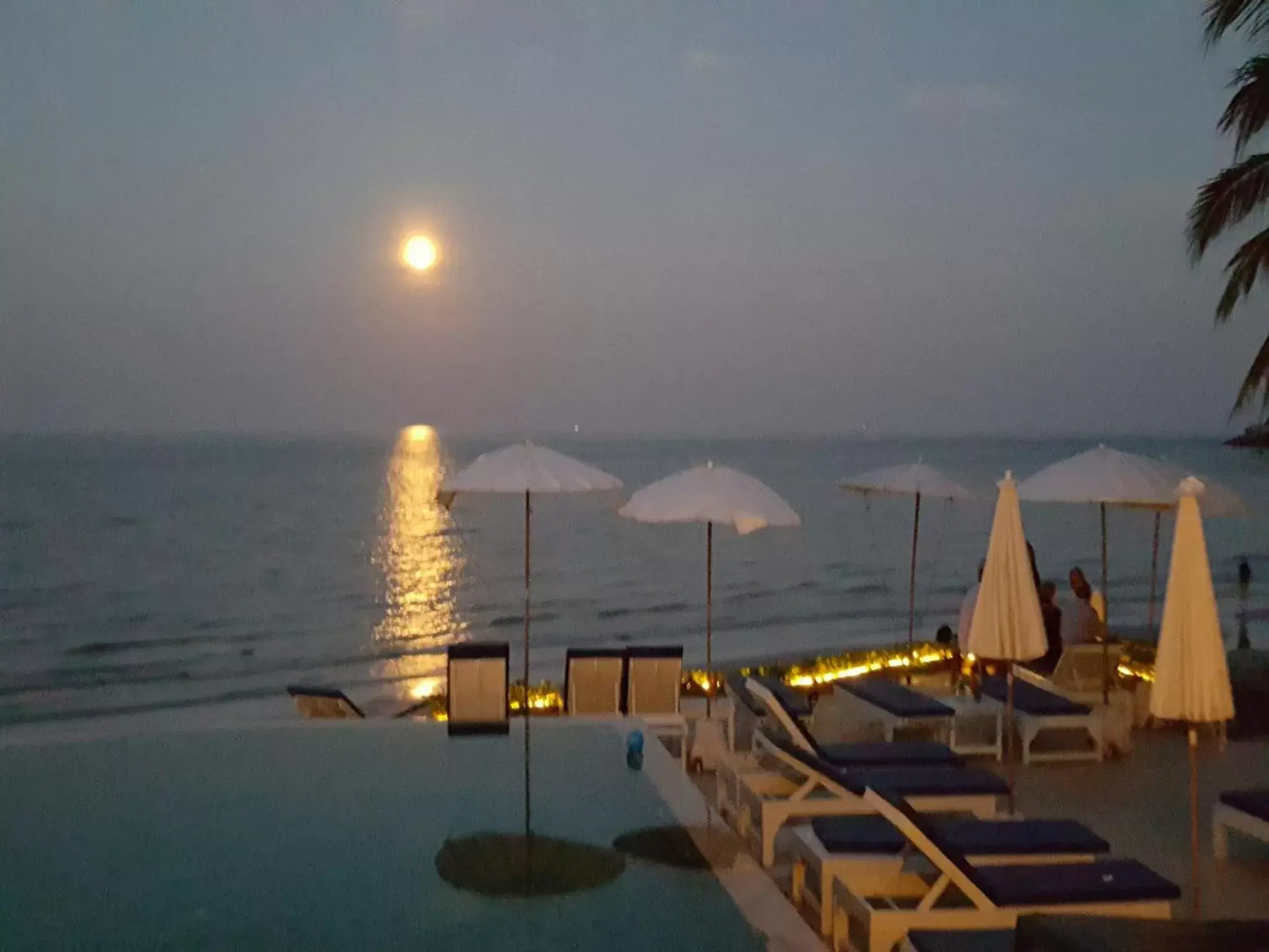 Food in Nern Chalet Beachfront Hotel Food in Nern Chalet Beachfront Hotel