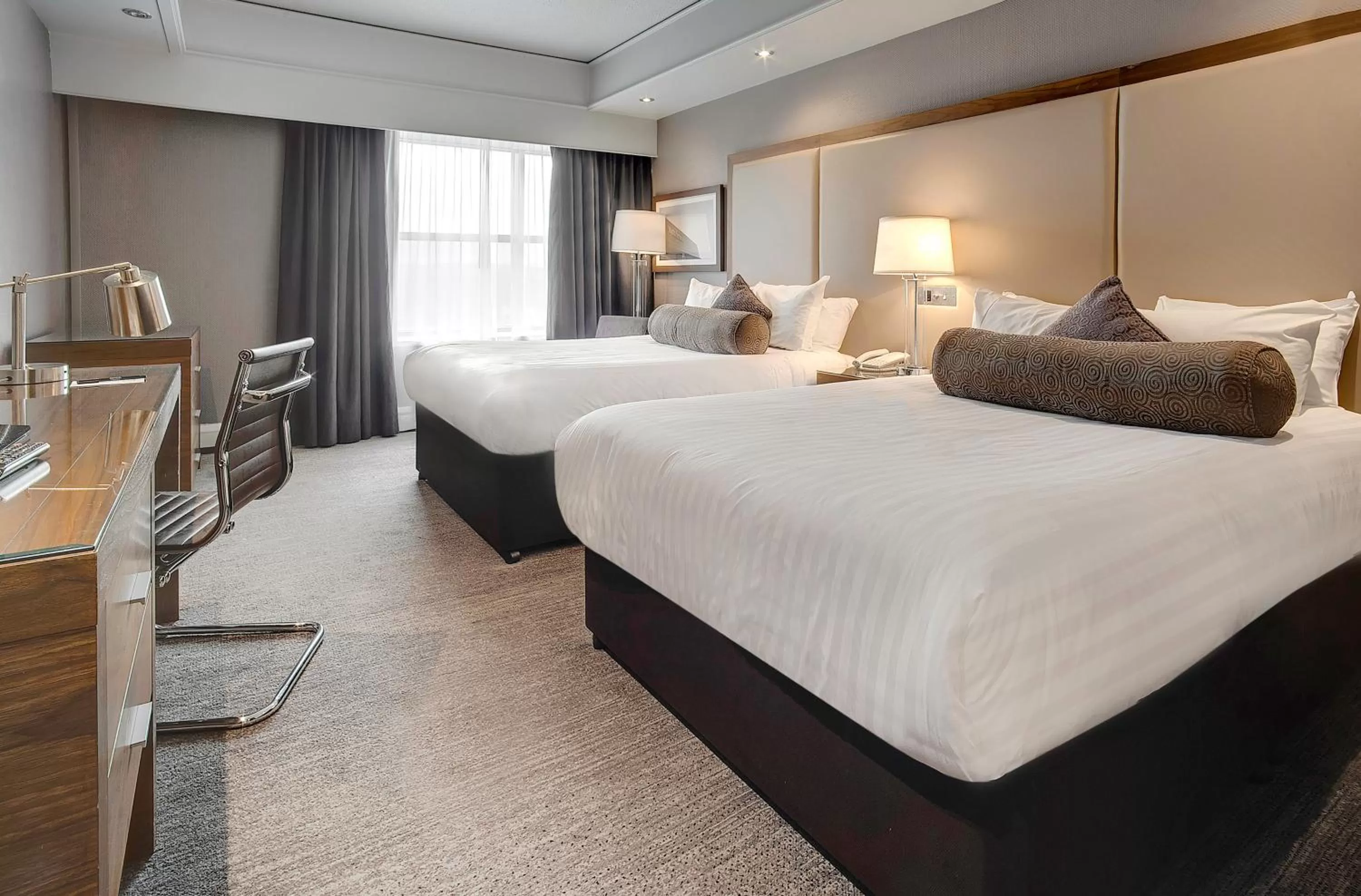 Bedroom, Bed in Sandman Signature London Gatwick Hotel