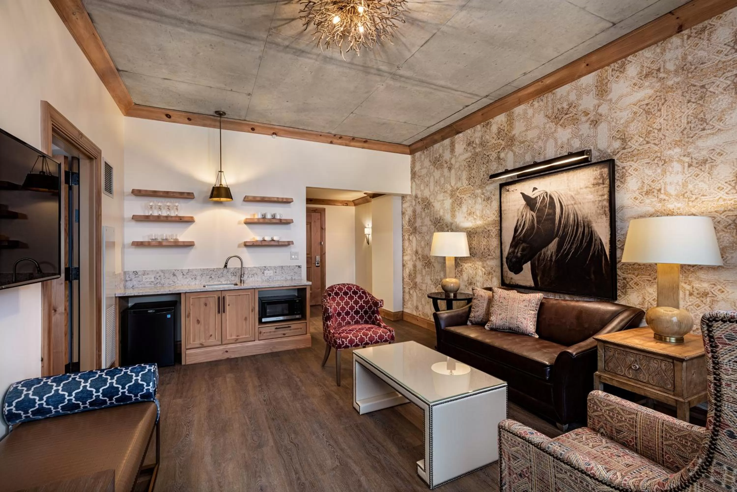 Kitchen or kitchenette in The Brownwood Hotel & Spa