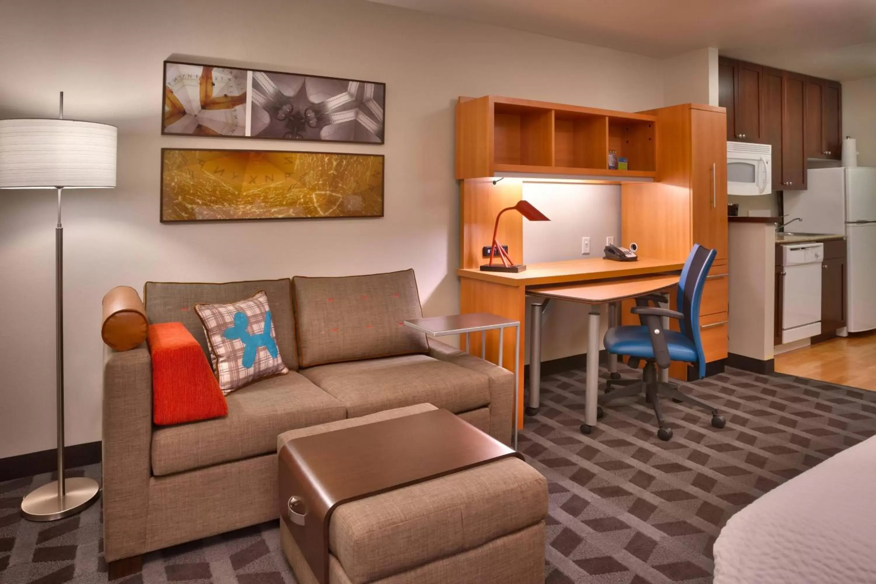Photo of the whole room, Seating Area in TownePlace Suites Boise West / Meridian