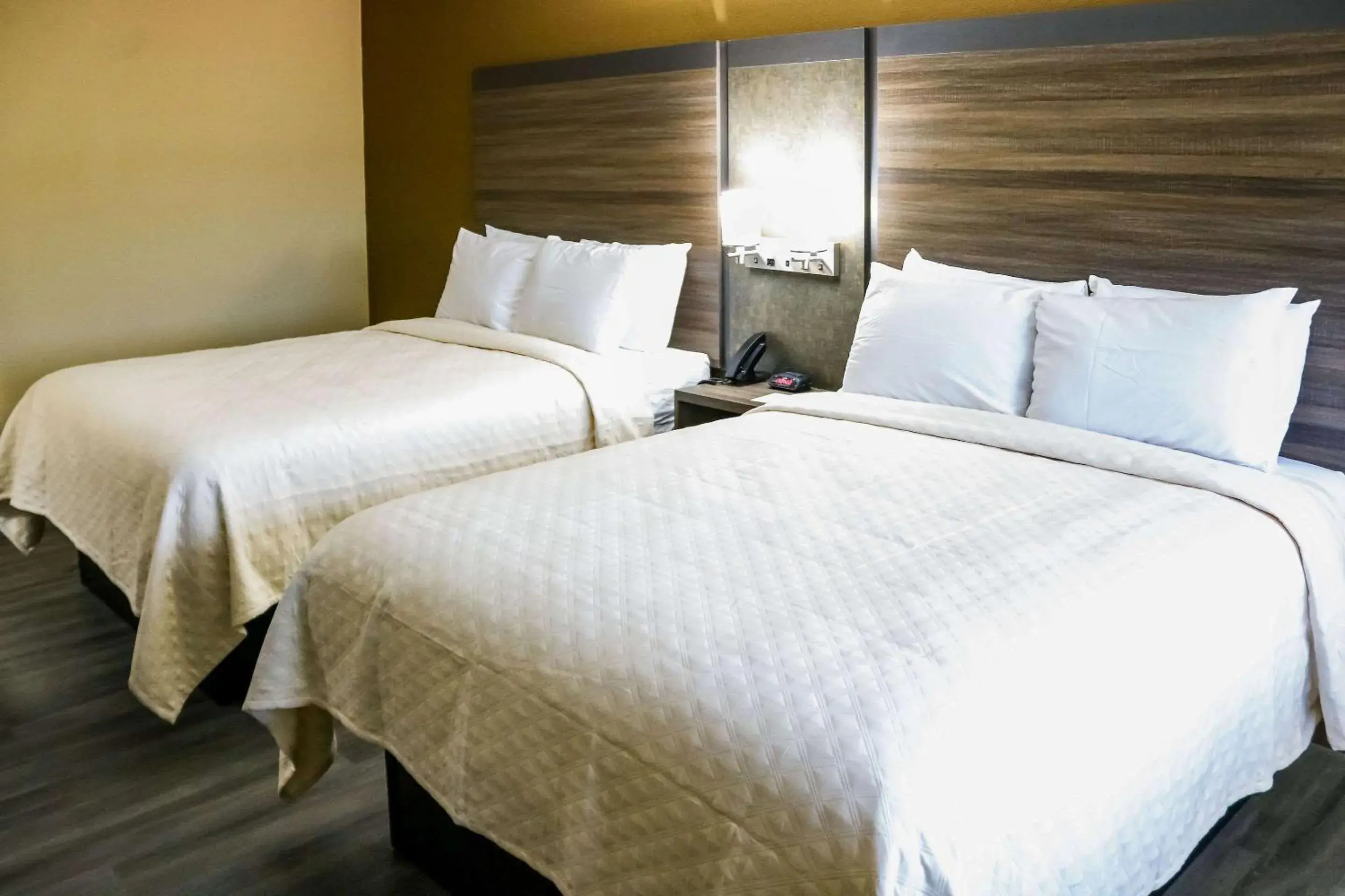 Bedroom, Bed in Rodeway Inn Phenix City - Columbus Bedroom, Bed in Rodeway Inn Phenix City - Columbus