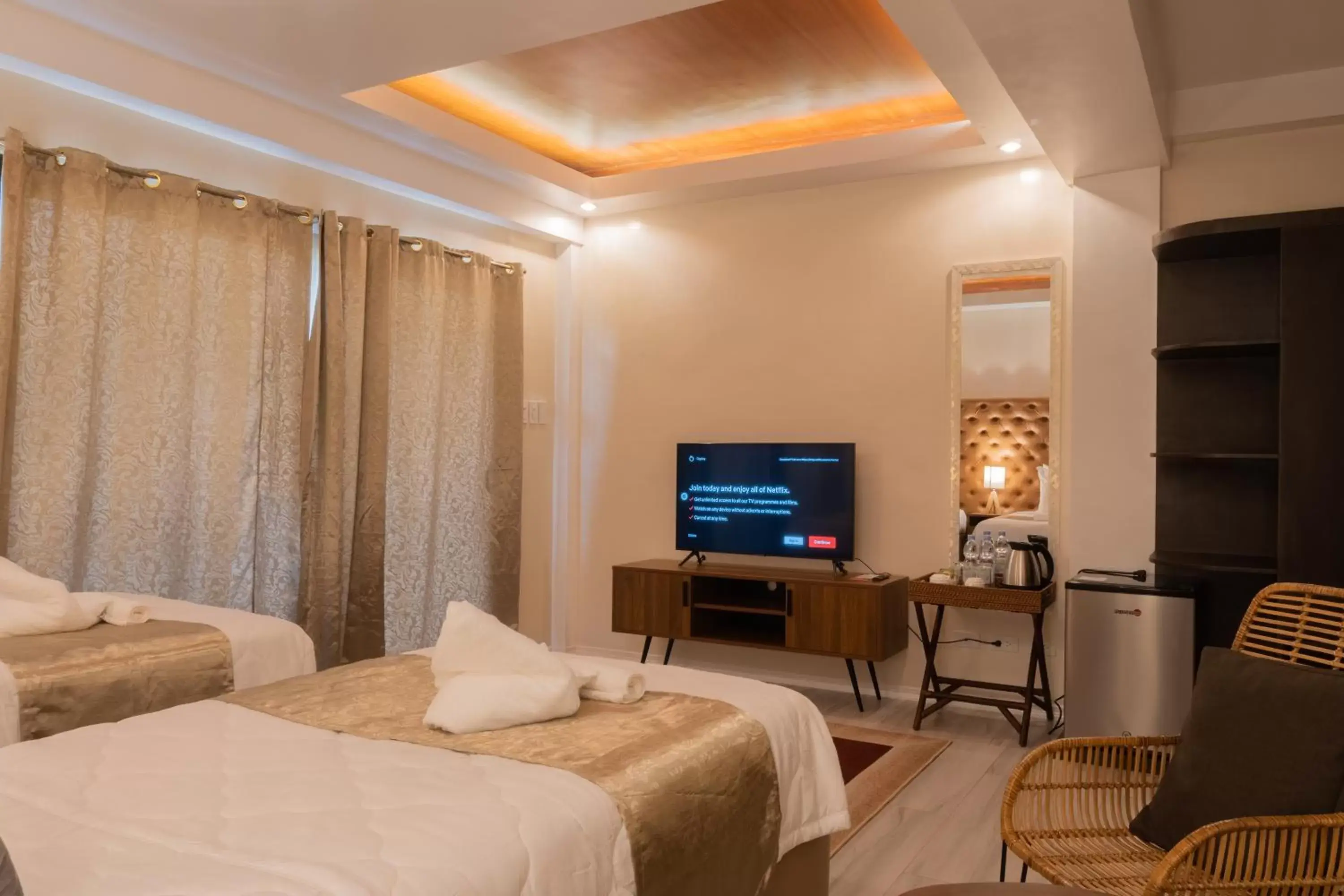 Bedroom, TV/Entertainment Center in The Mayana Resort