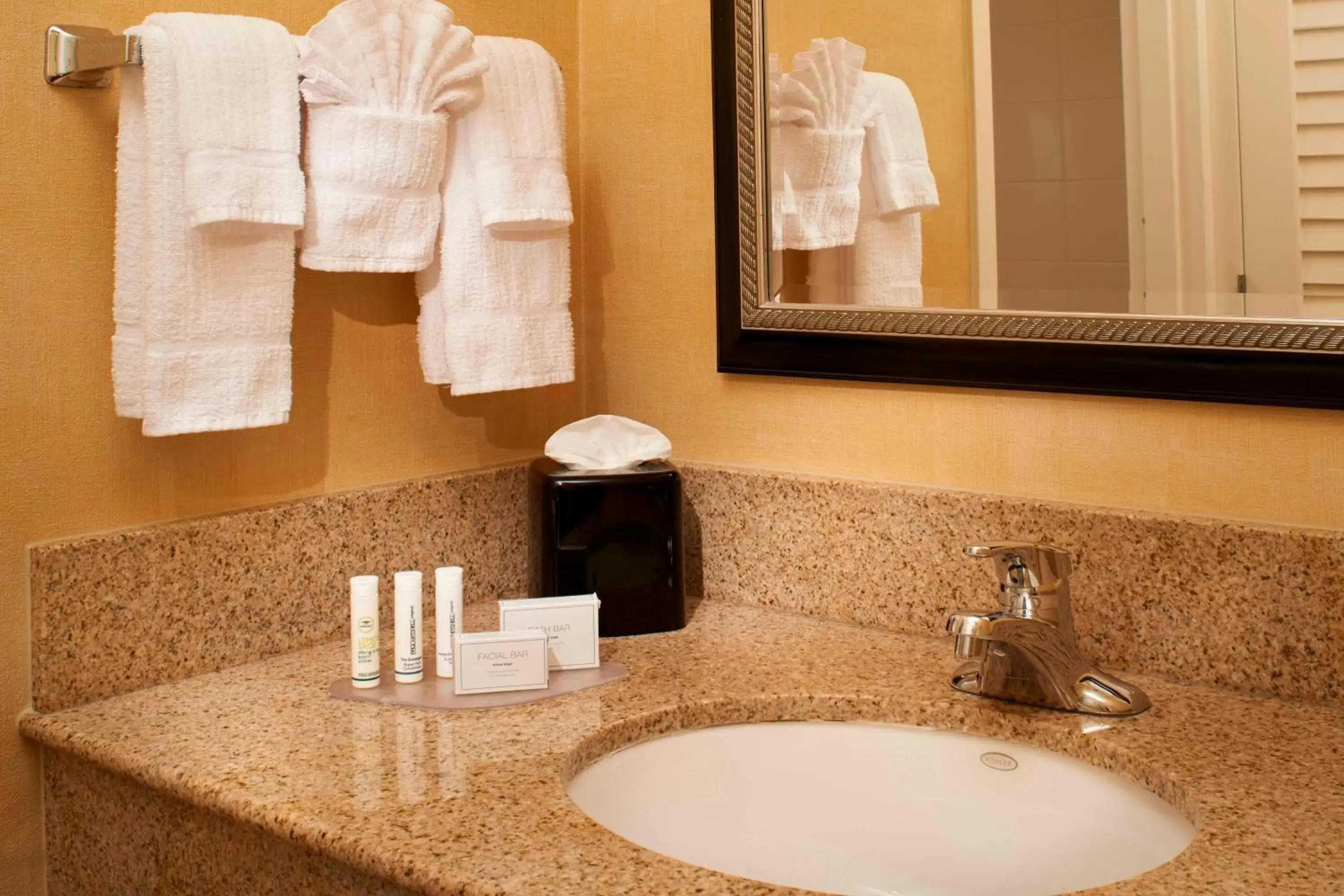 Bathroom in Courtyard by Marriott Chicago Naperville