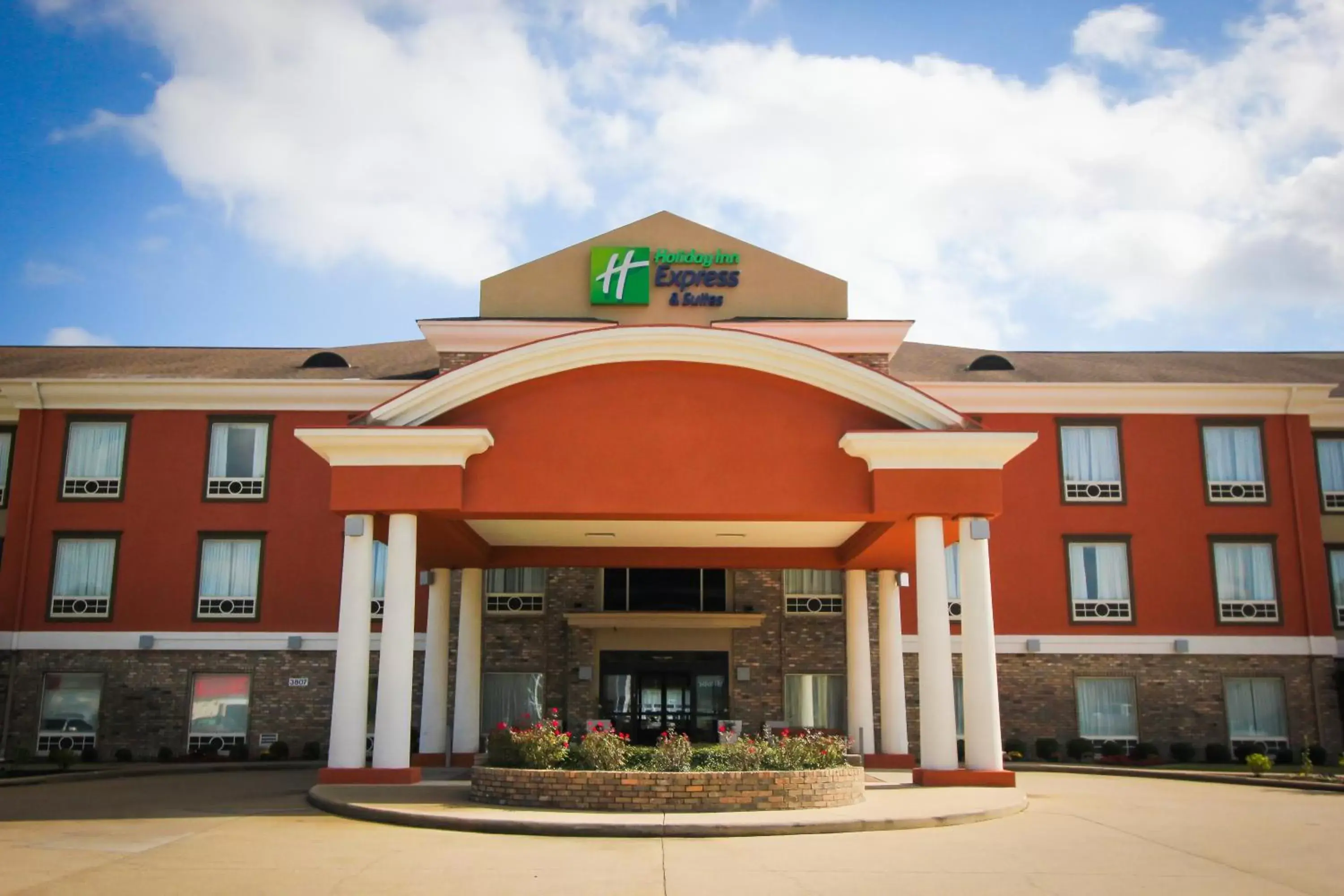 Property building in Holiday Inn Express Hotel & Suites Nacogdoches by IHG Property building in Holiday Inn Express Hotel & Suites Nacogdoches by IHG