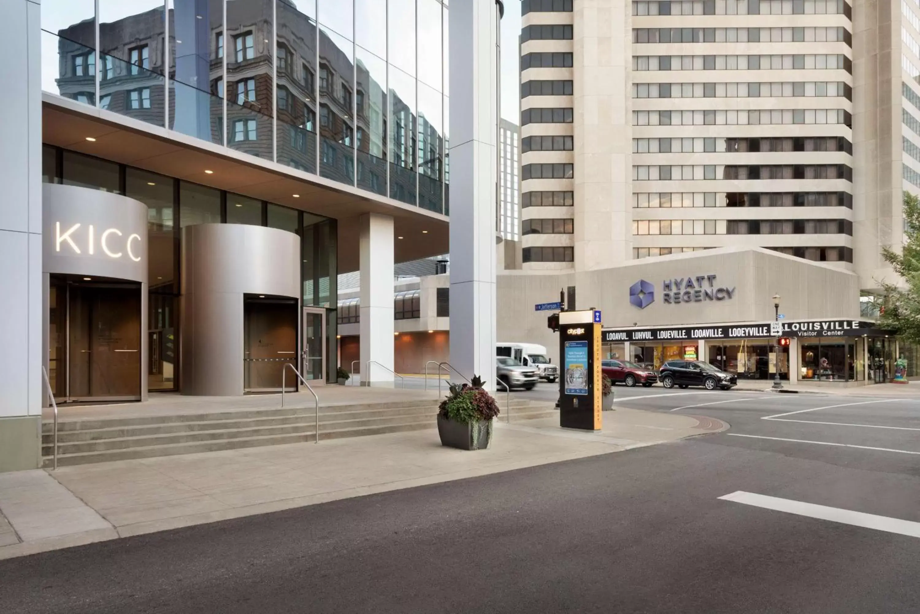 Property building in Hyatt Regency Louisville Property building in Hyatt Regency Louisville