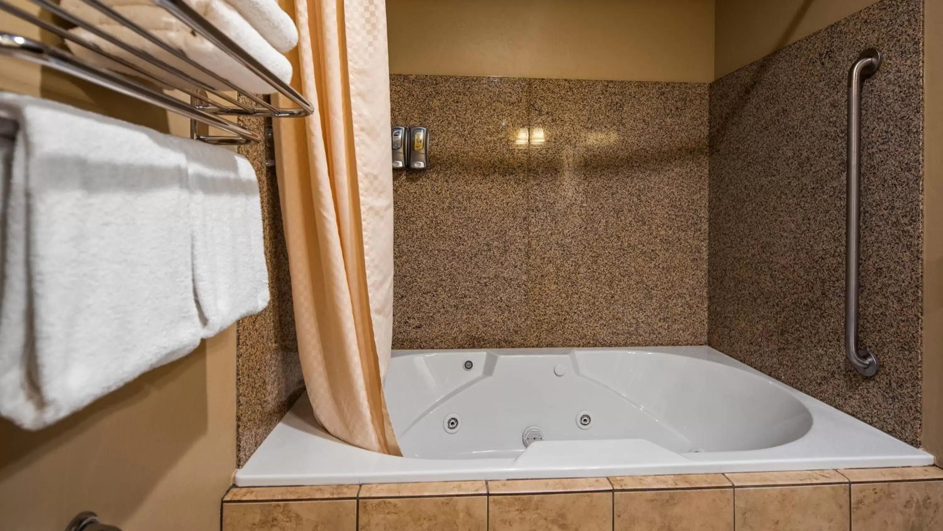 Bathroom in Crandon Inn & Suites