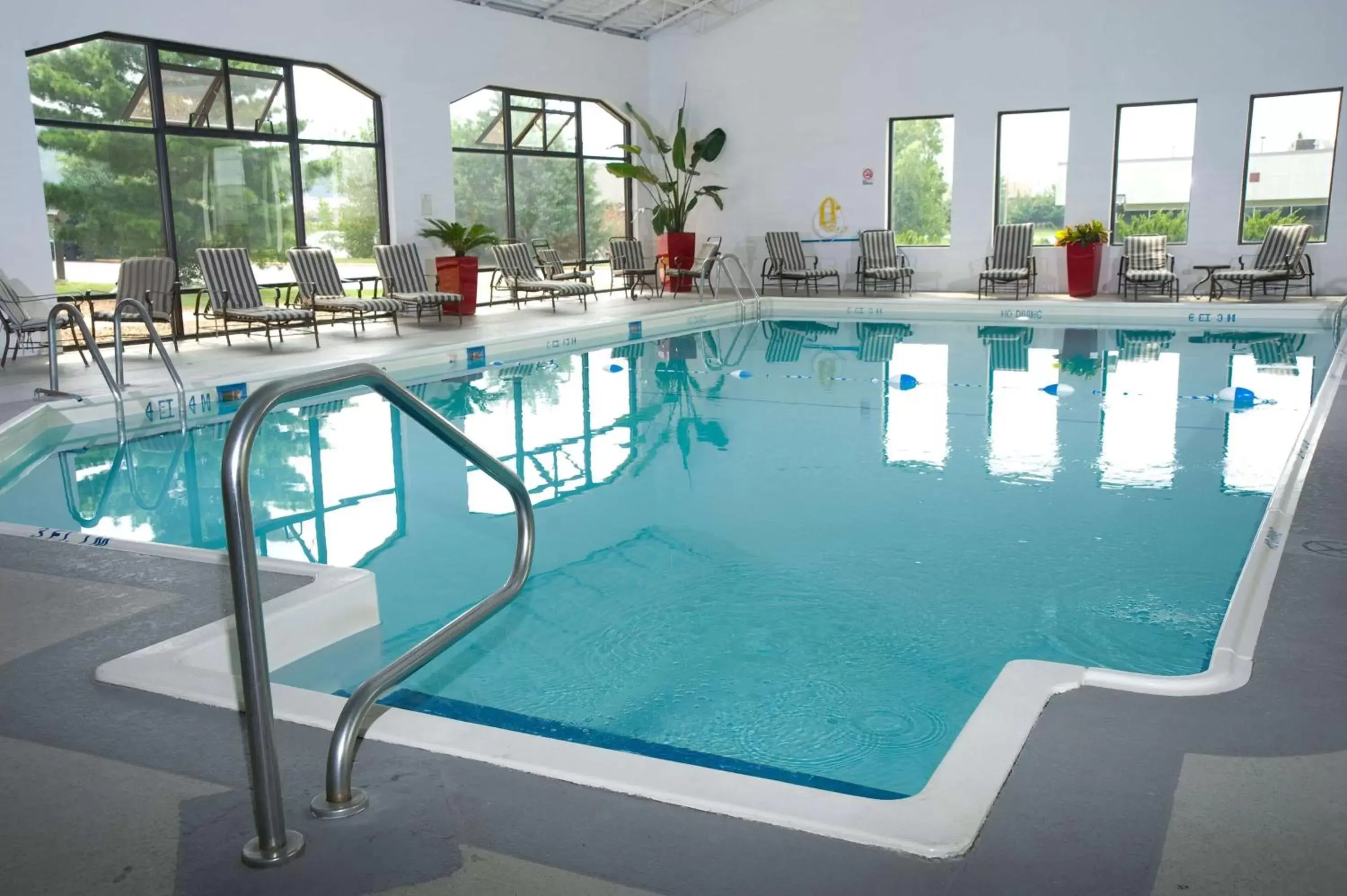 Pool view, Swimming Pool in DoubleTree by Hilton Collinsville/St.Louis