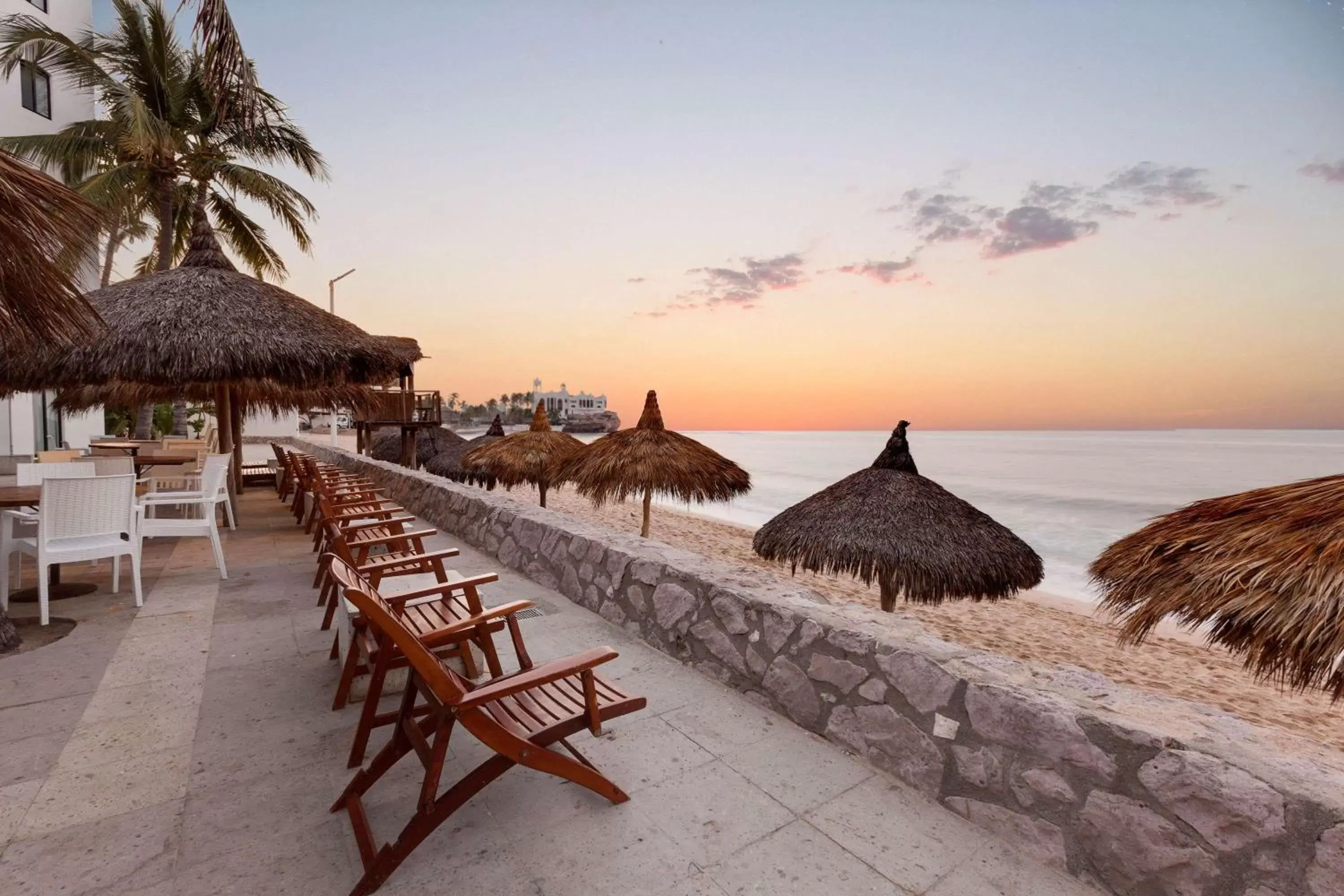 Lounge or bar, Beach in Gaviana Resort