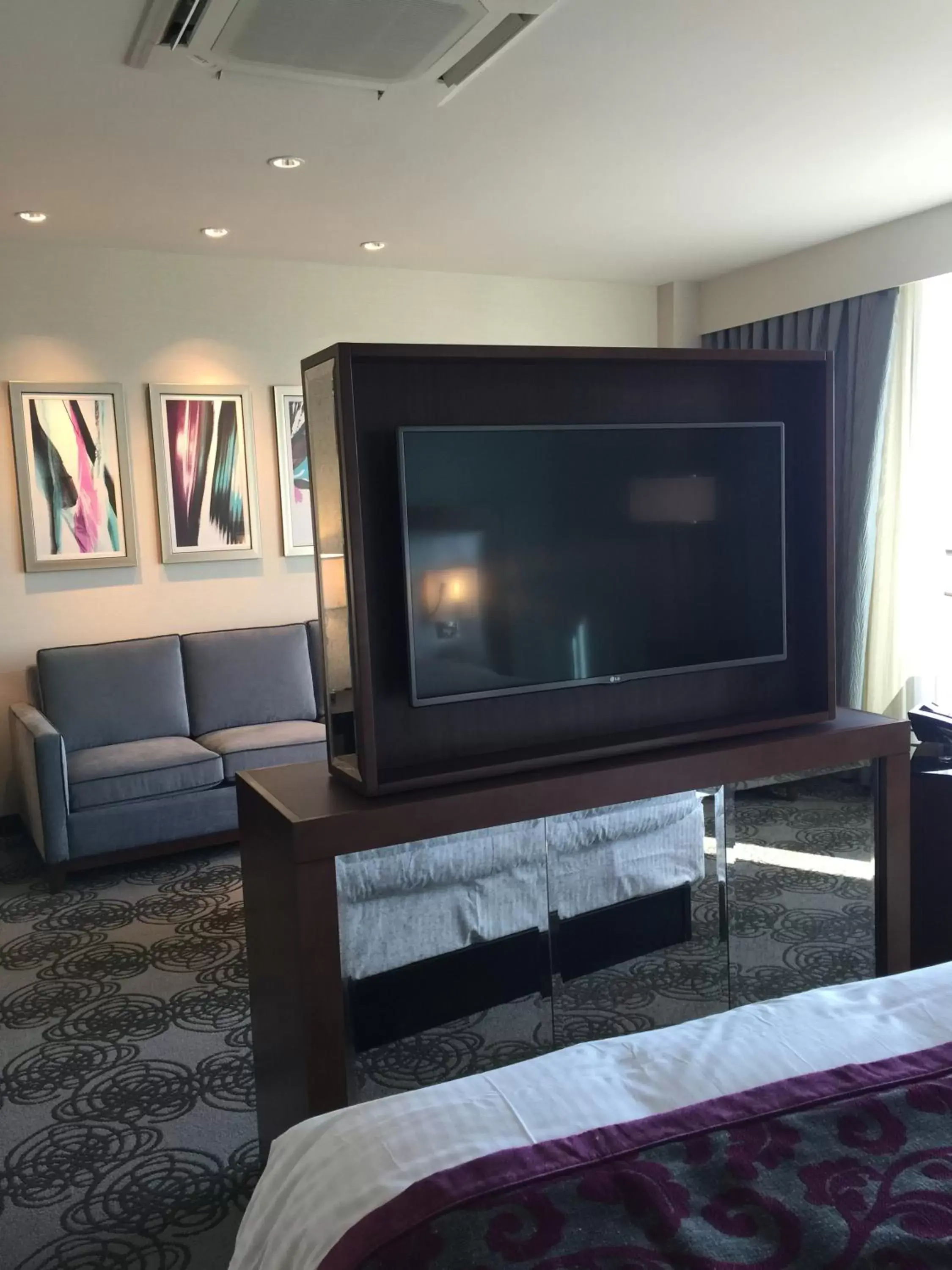 TV and multimedia, TV/Entertainment Center in Parkwest Bicycle Casino
