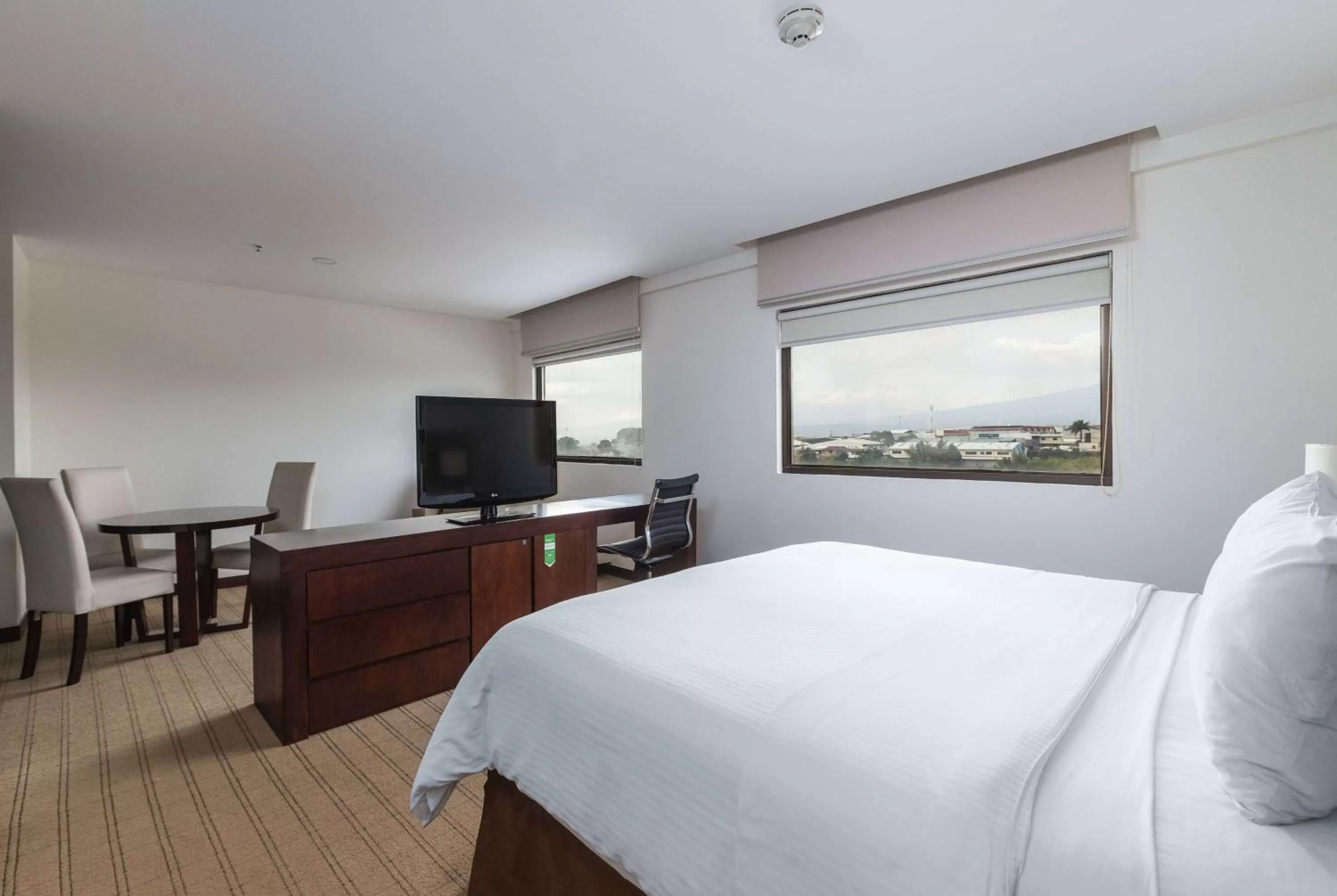 Photo of the whole room, Bed in Wyndham Garden San Jose Escazu, Costa Rica