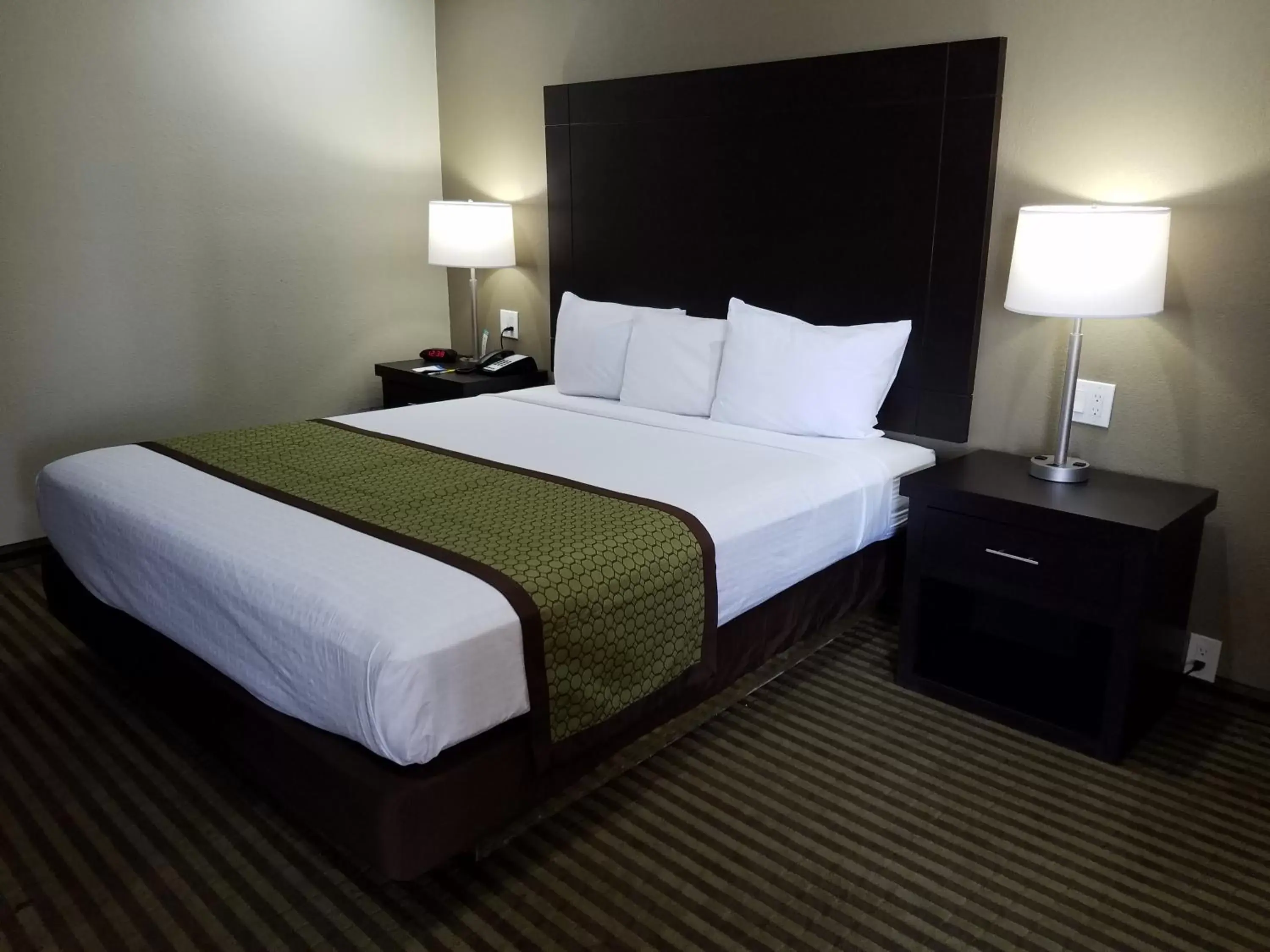 Bed in Days Inn by Wyndham El Centro