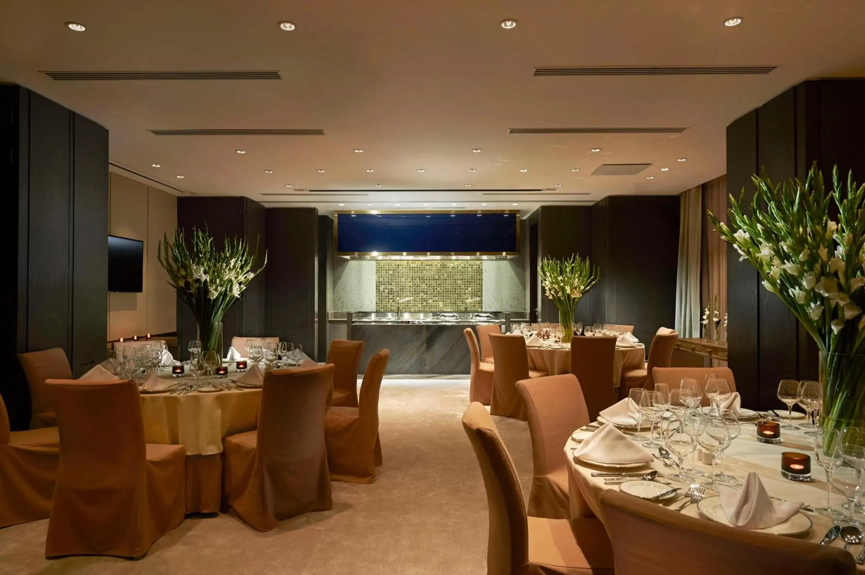 Meeting/conference room, Restaurant/Places to Eat in Waldorf Astoria Beijing