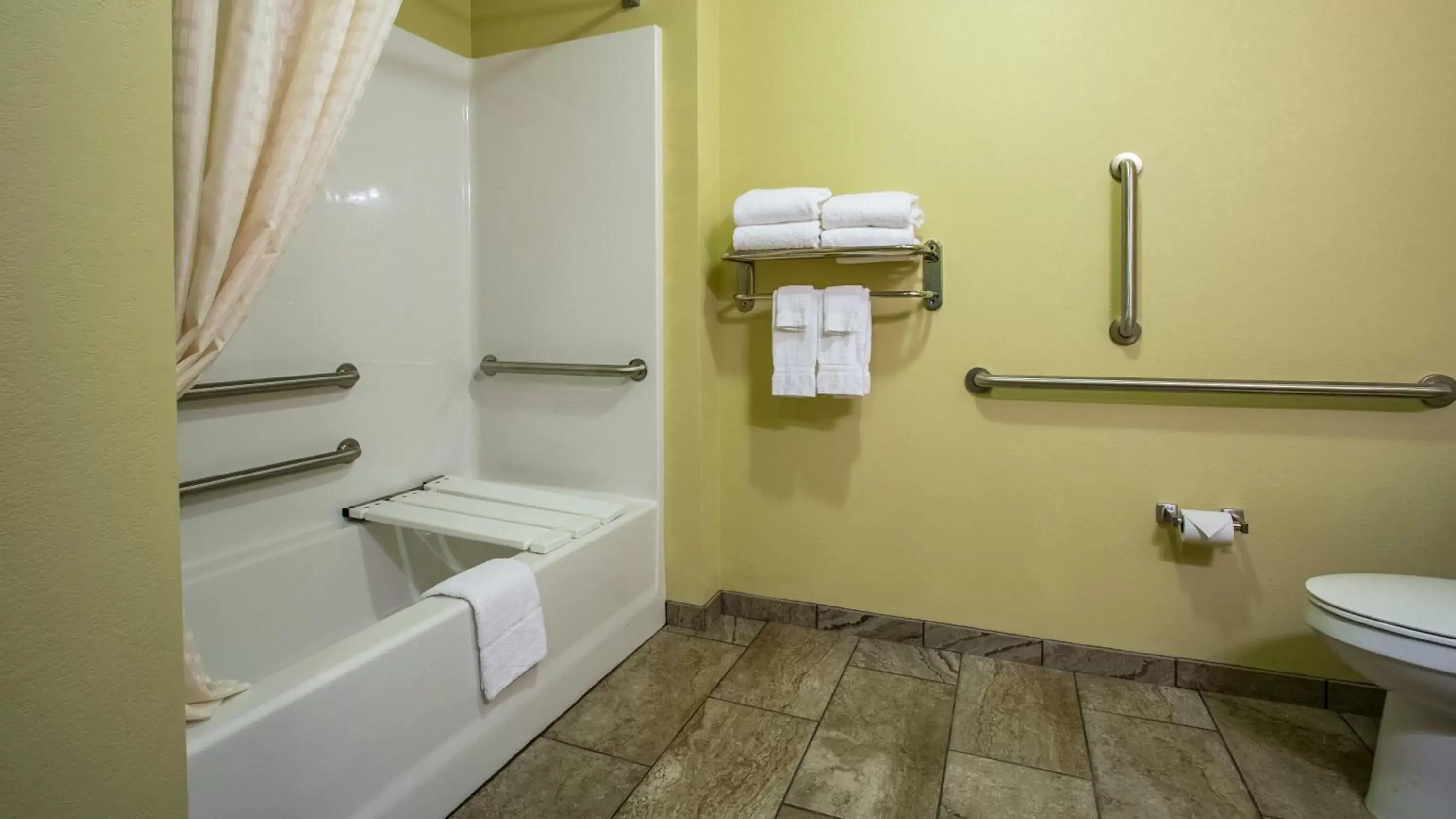 Bathroom in Cobblestone Hotel & Suites - Orrville