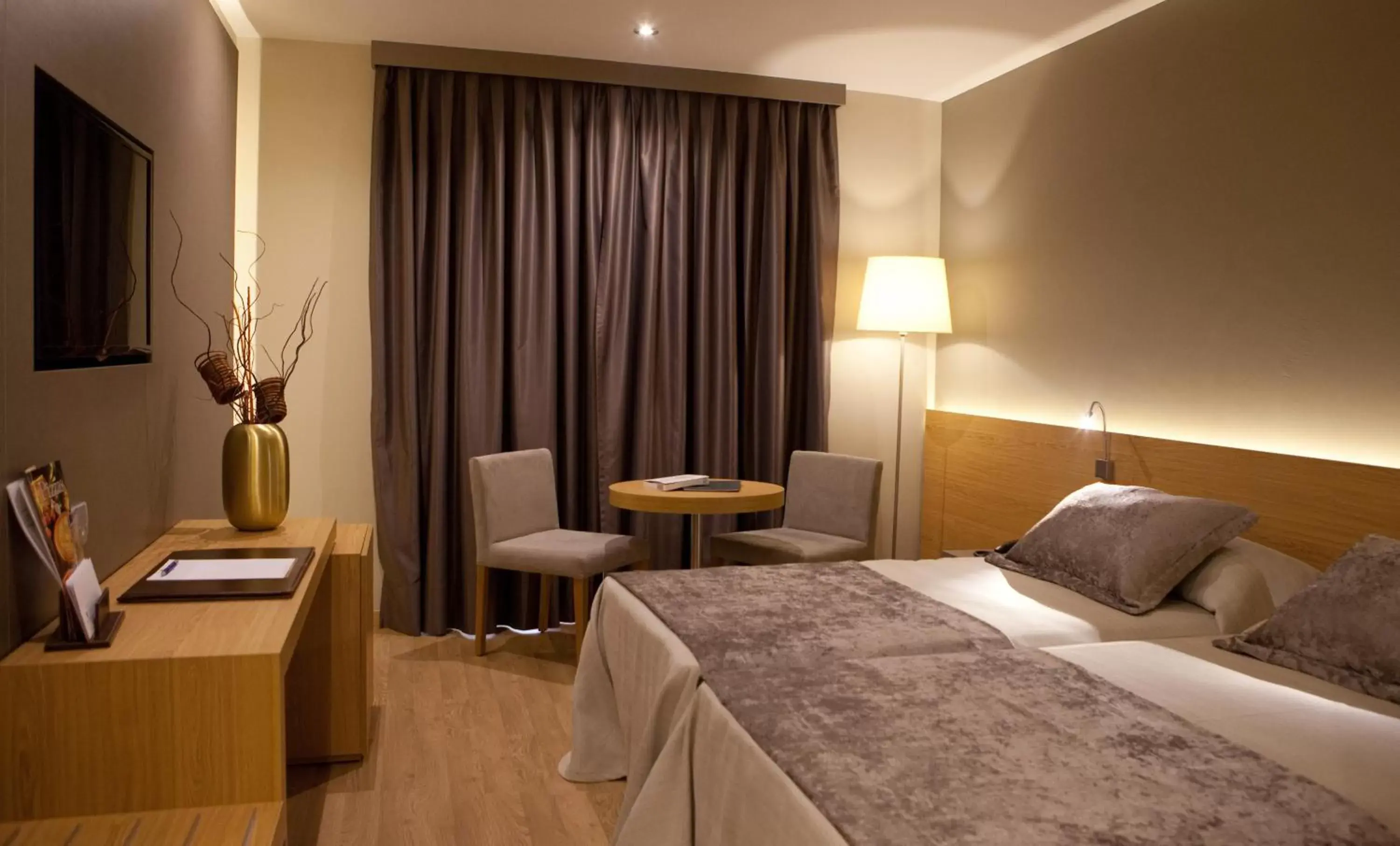 Photo of the whole room, Bed in M.A. Hotel Sevilla Congresos Photo of the whole room, Bed in M.A. Hotel Sevilla Congresos