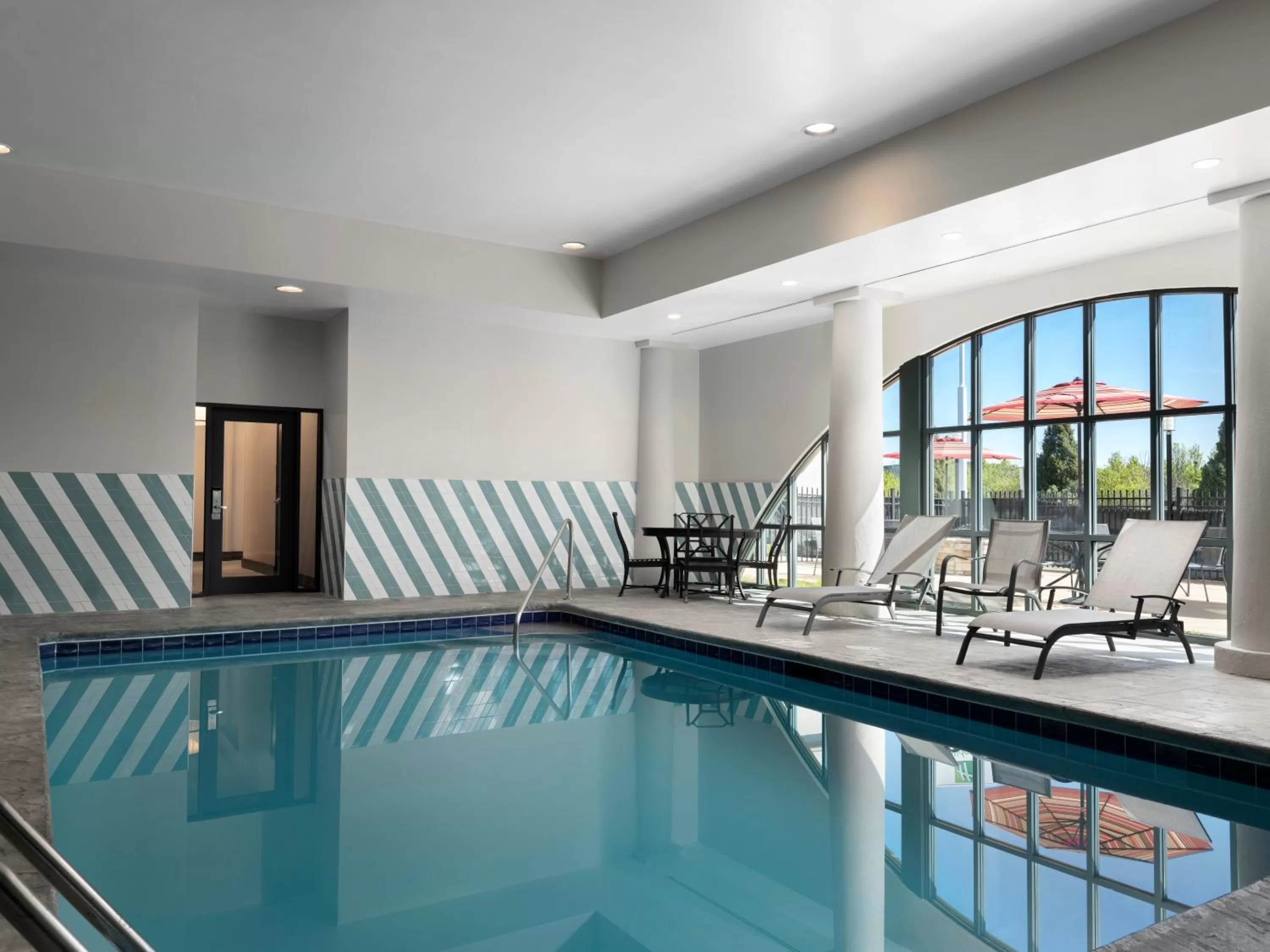 Swimming pool in Holiday Inn - Cincinnati - Liberty Way by IHG