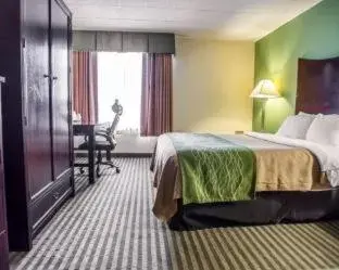 Quadruple Room with Two Queen Beds - Non Smoking/Ground floor/Pet Friendly in Quality Inn Mill Hall - Lamar Quadruple Room with Two Queen Beds - Non Smoking/Ground floor/Pet Friendly in Quality Inn Mill Hall - Lamar