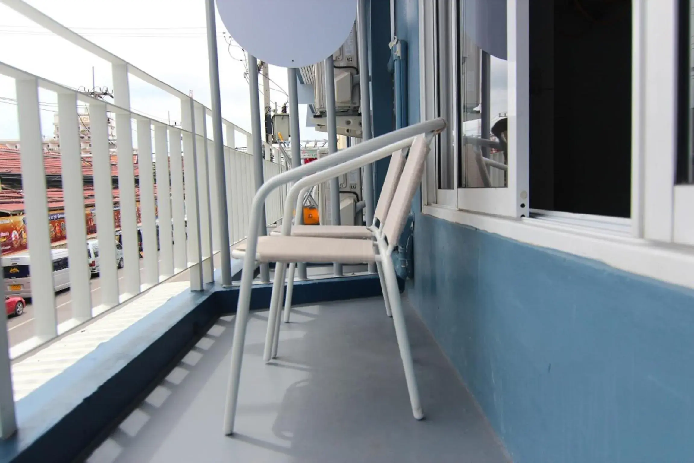 Balcony/Terrace, Bunk Bed in The Moon Hostel Huahin