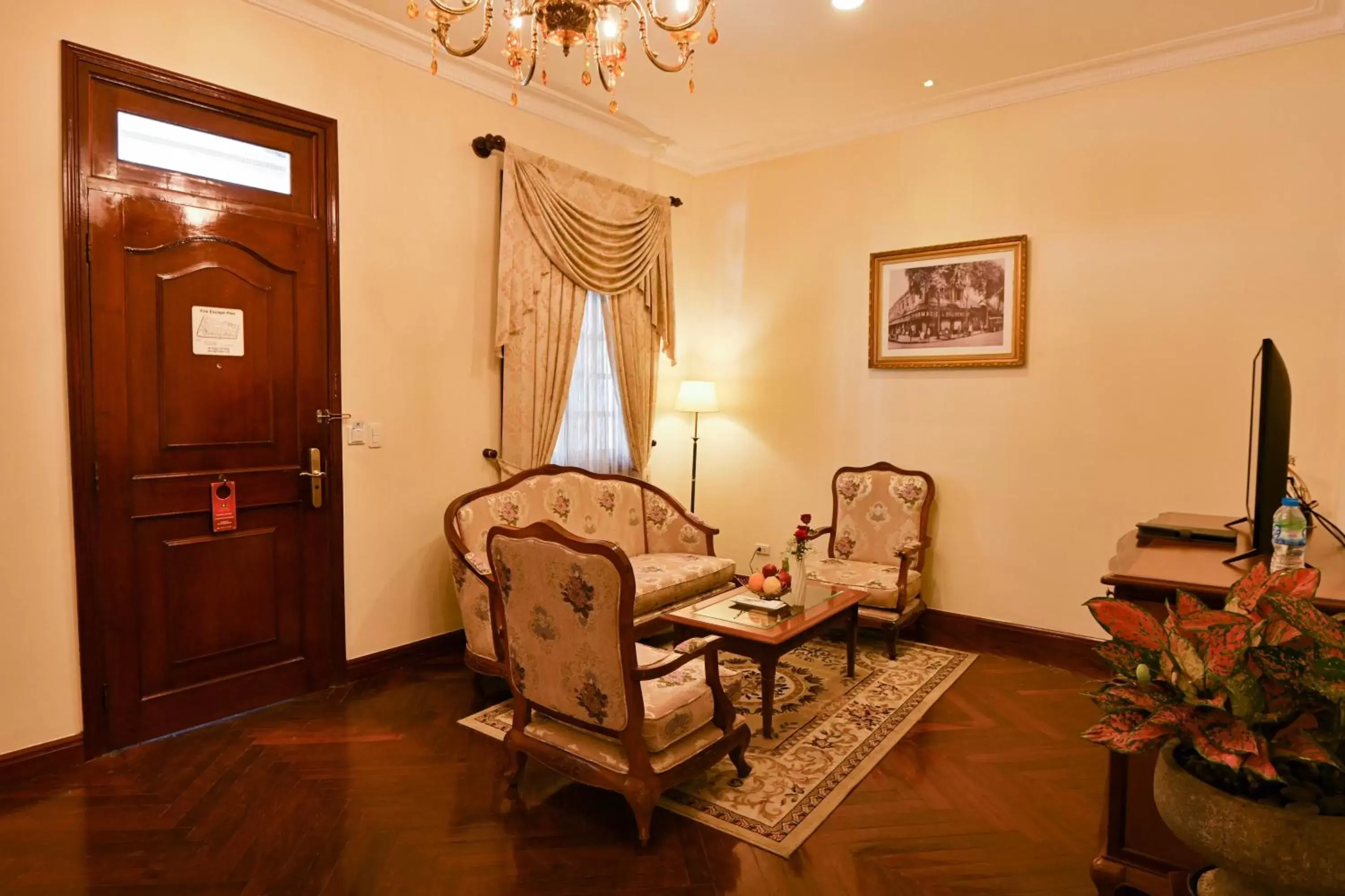 Living room, Seating Area in Hotel Grand Saigon