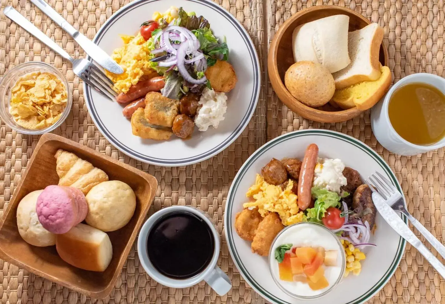 Breakfast, Lunch and Dinner in HOTEL HILLARYS Shinsaibashi