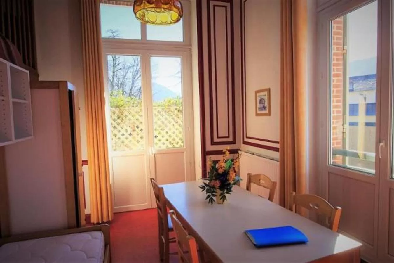 Dining Area in VILLA BONVOULOIR