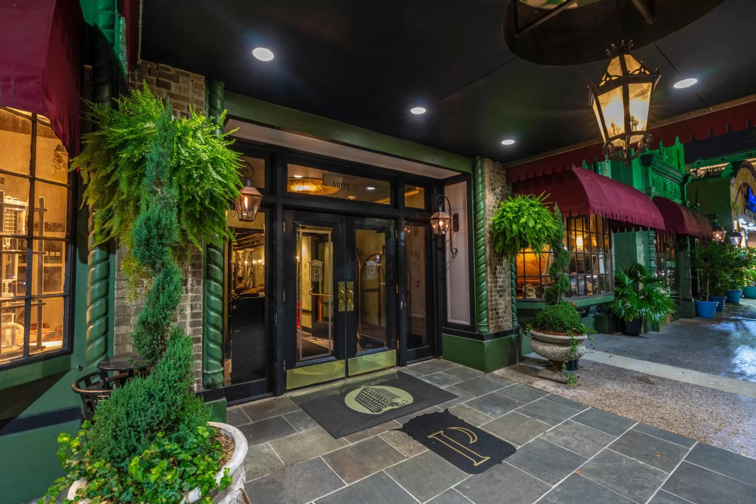 Facade/entrance in The Pontchartrain Hotel