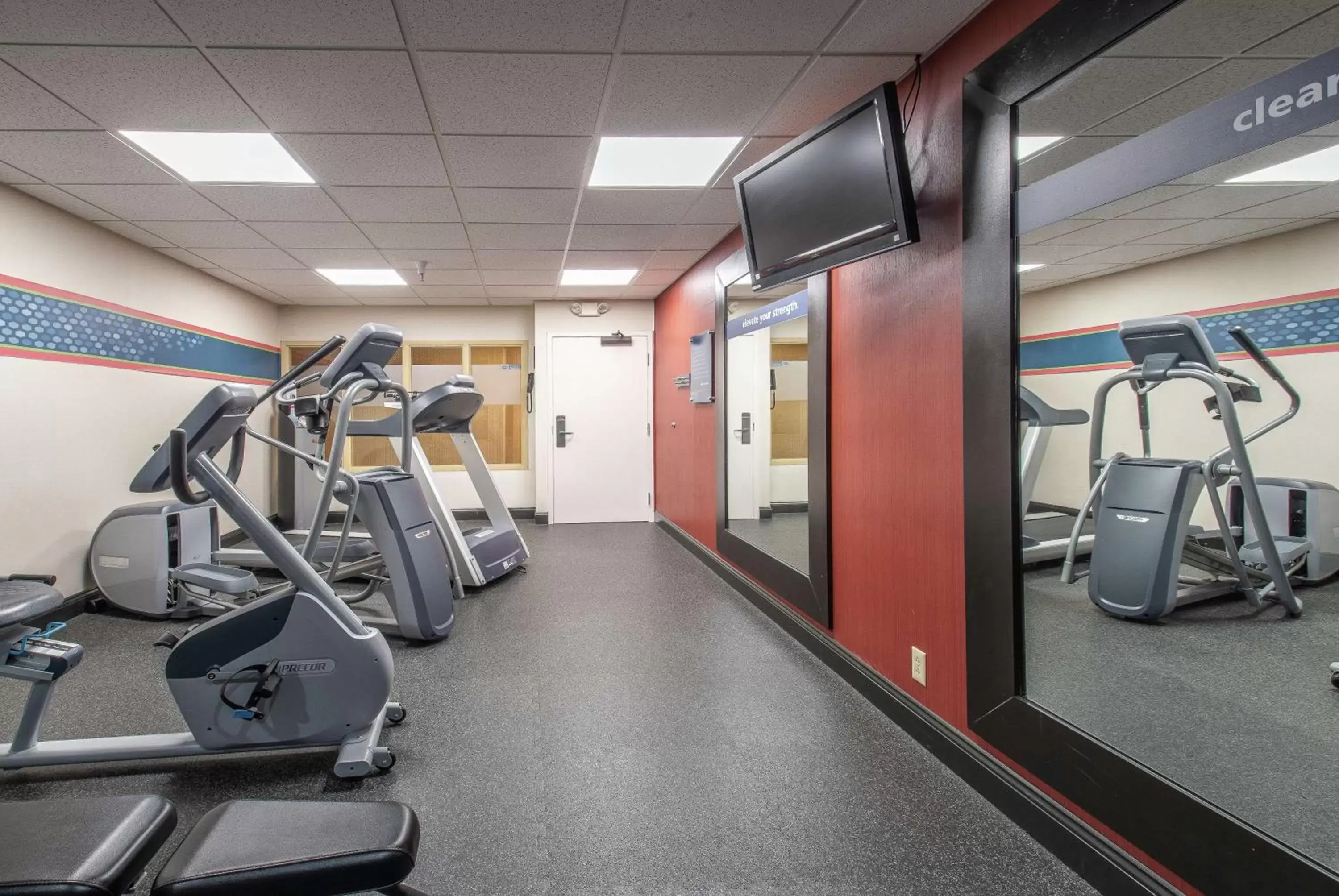 Fitness centre/facilities in Hampton Inn & Suites Williamsburg-Richmond Road Fitness centre/facilities in Hampton Inn & Suites Williamsburg-Richmond Road