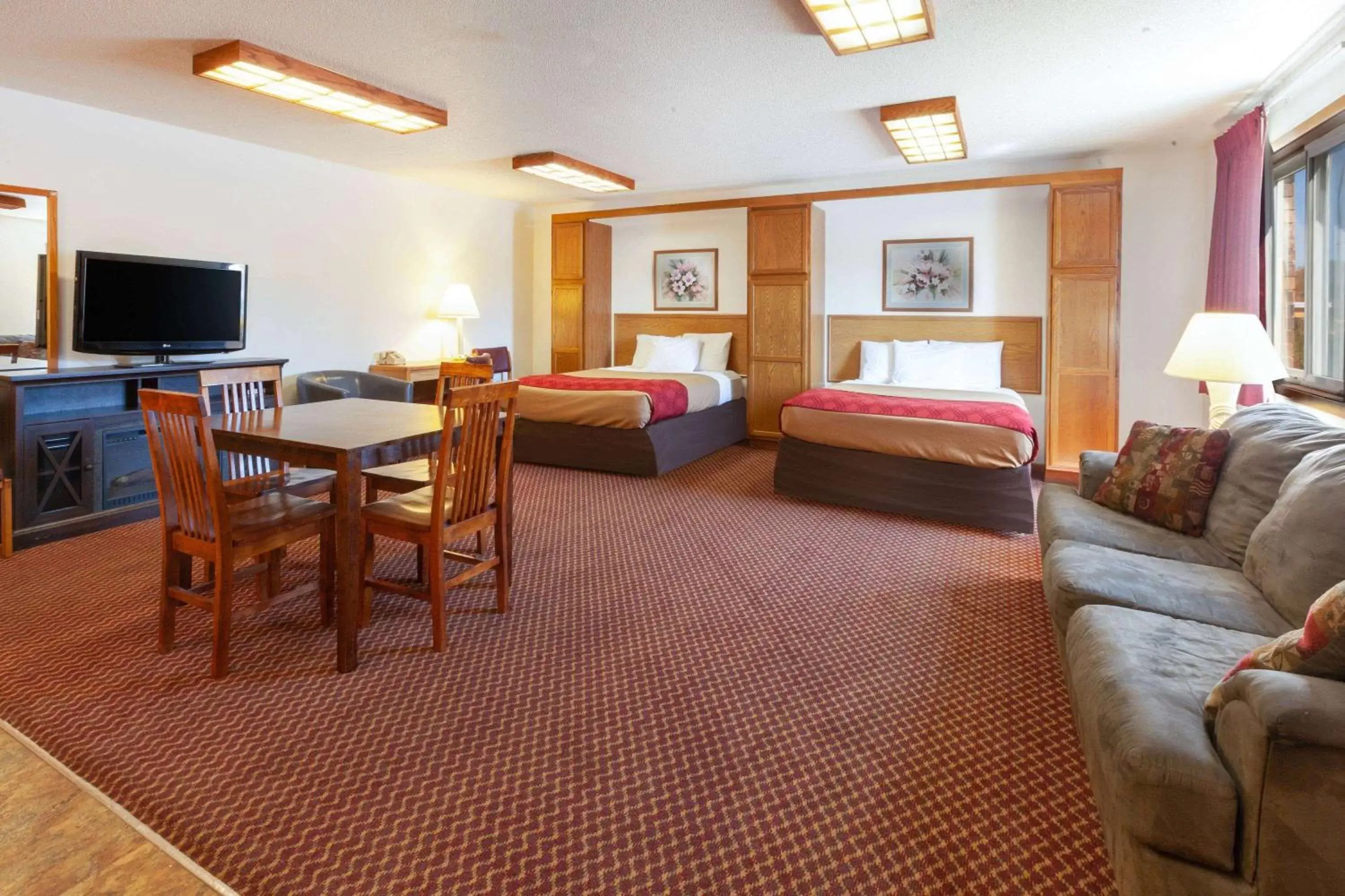 Photo of the whole room in Travelodge by Wyndham Escanaba