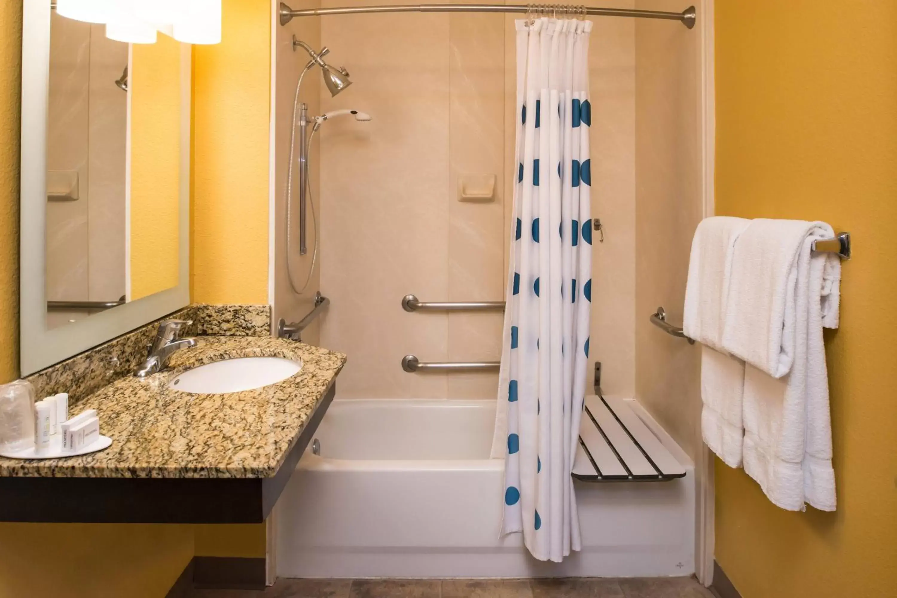 Bathroom in TownePlace Suites by Marriott Anaheim Maingate Near Angel Stadium