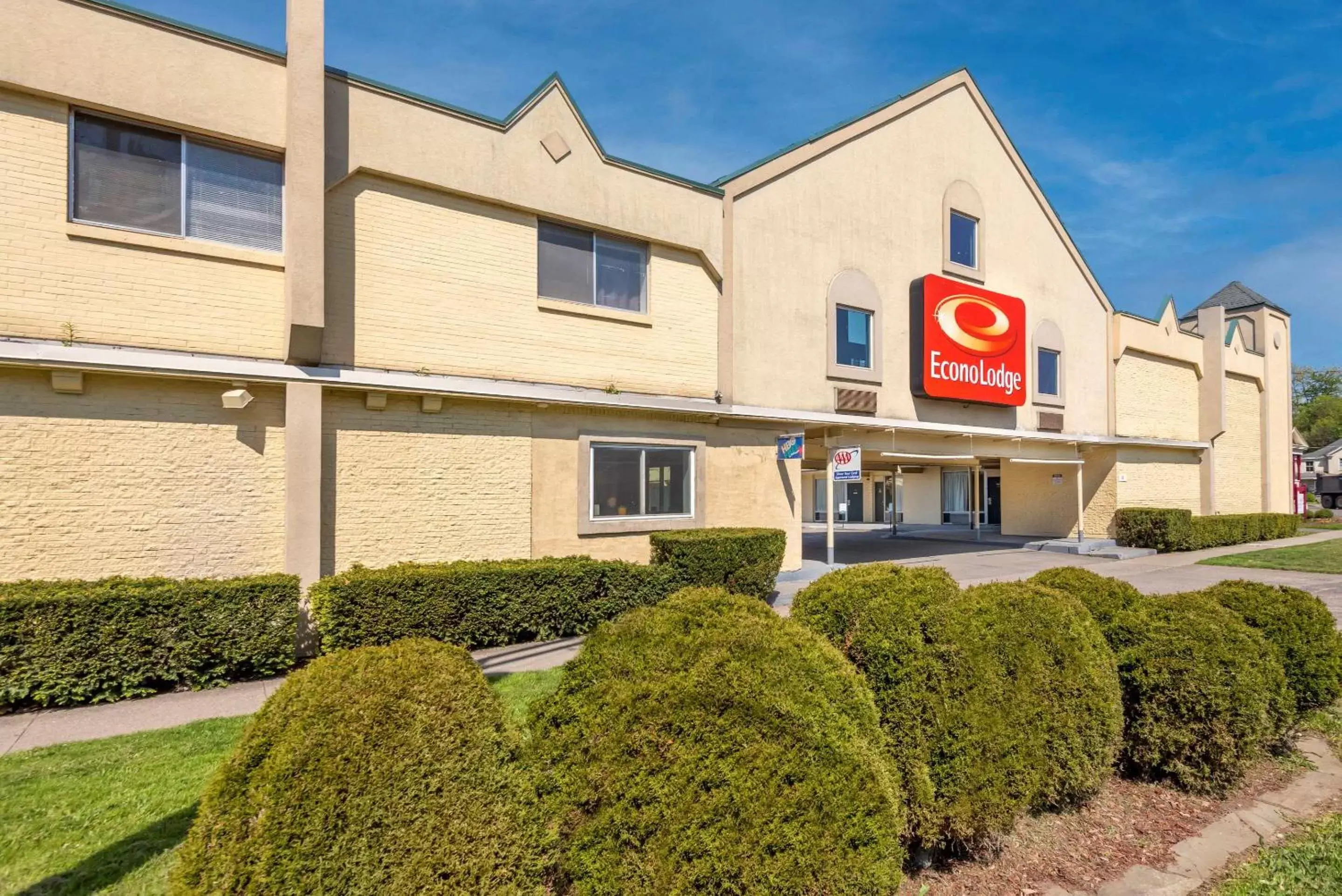 Property building in Econo Lodge Cortland