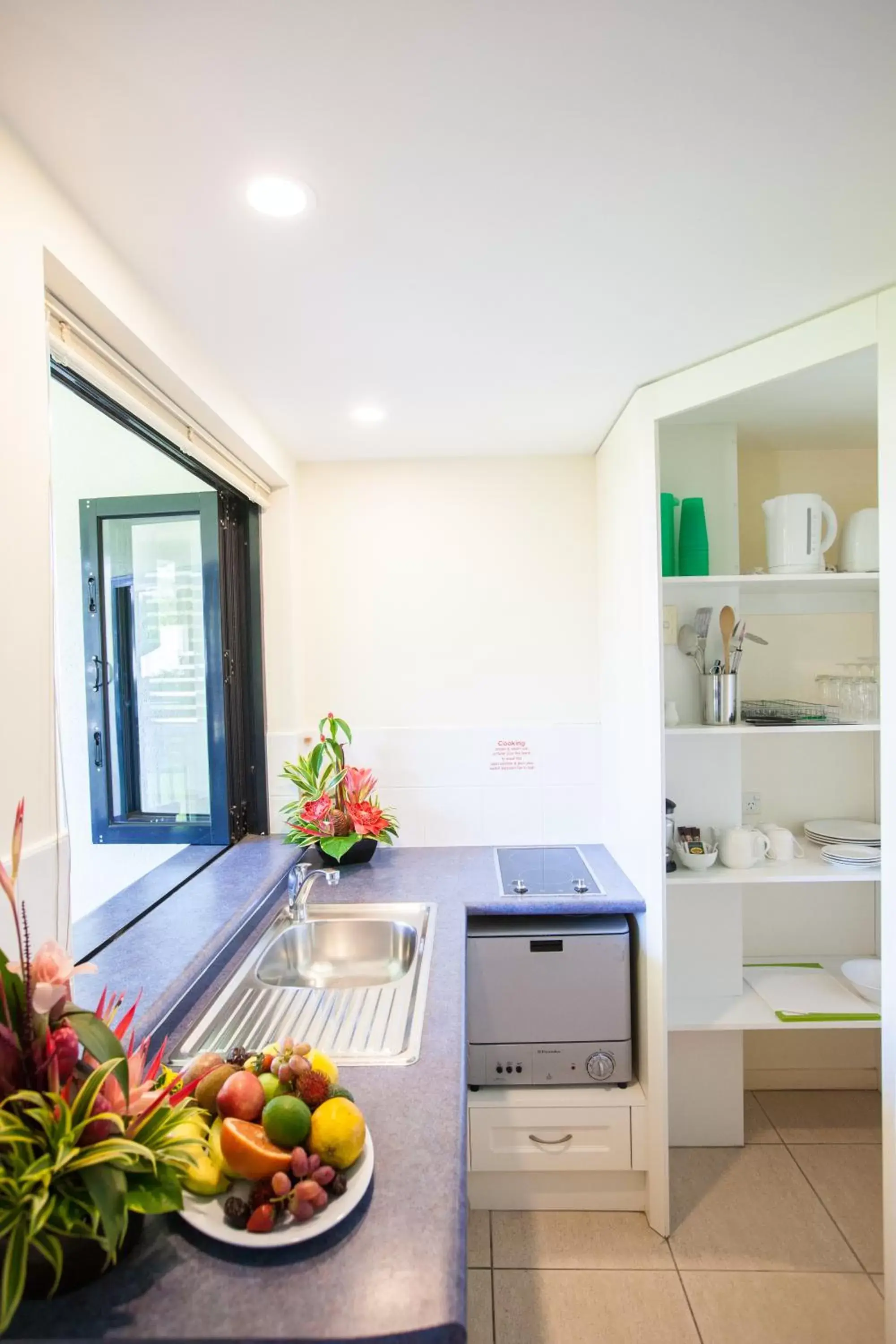 Kitchen or kitchenette, Kitchen/Kitchenette in Freestyle Resort Port Douglas