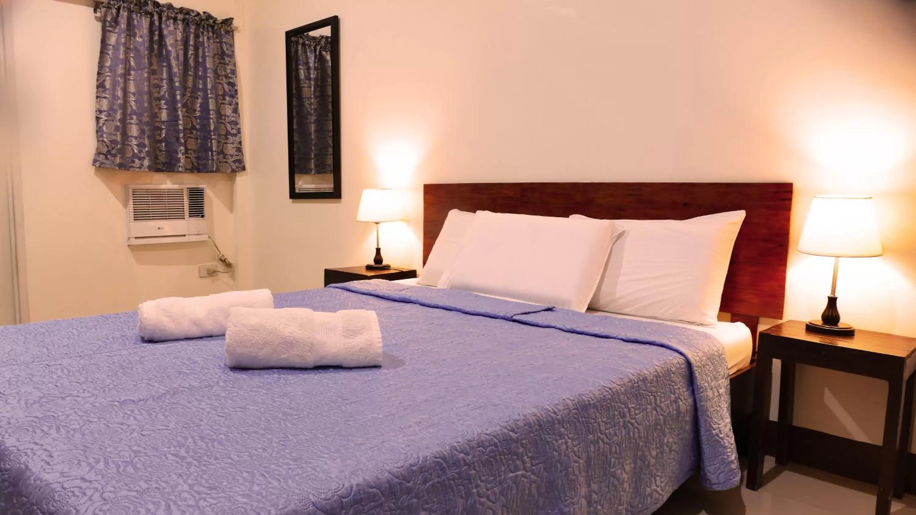 Bedroom, Bed in CounTess Pension House