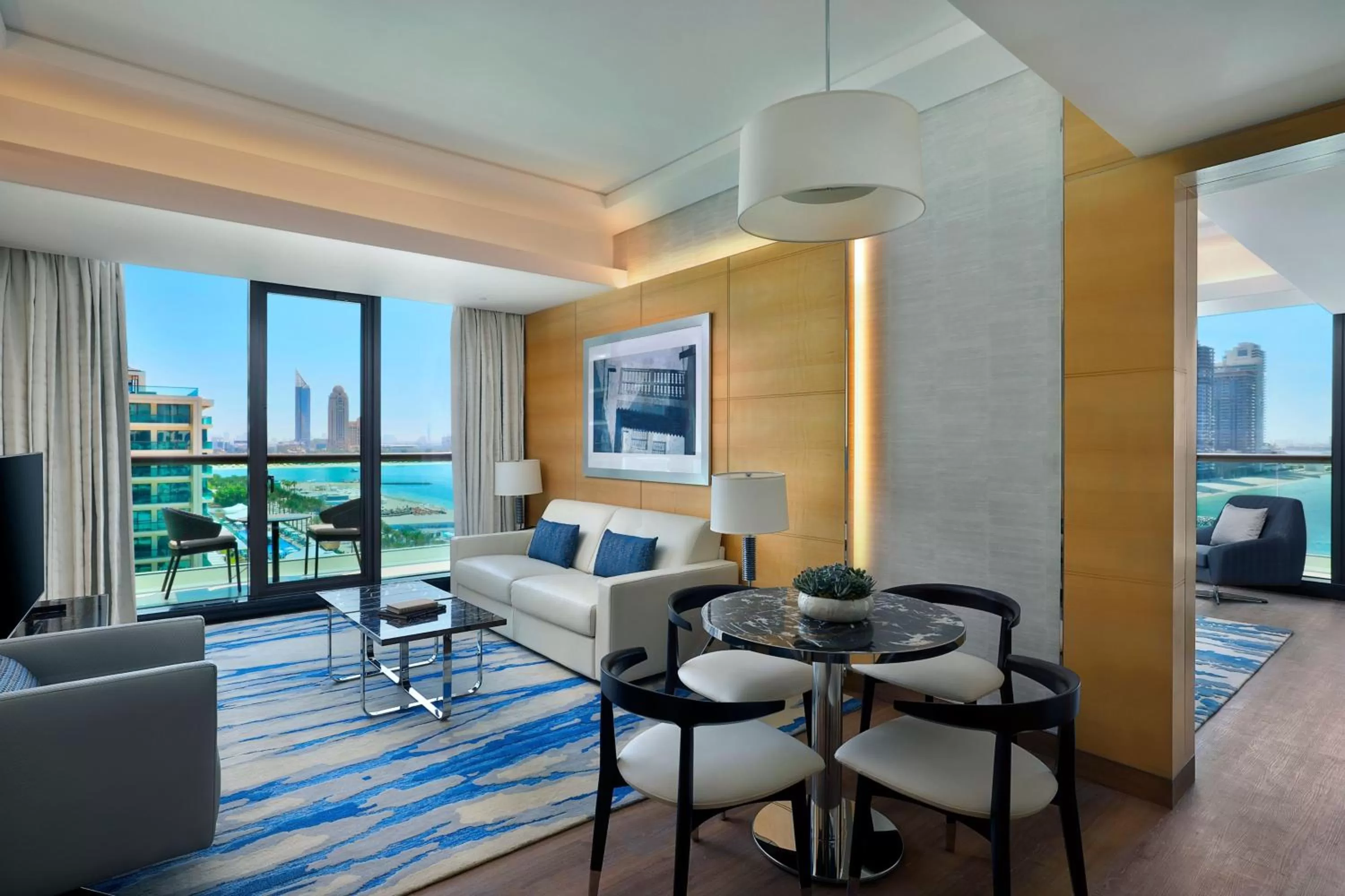 Living room in Marriott Resort Palm Jumeirah, Dubai