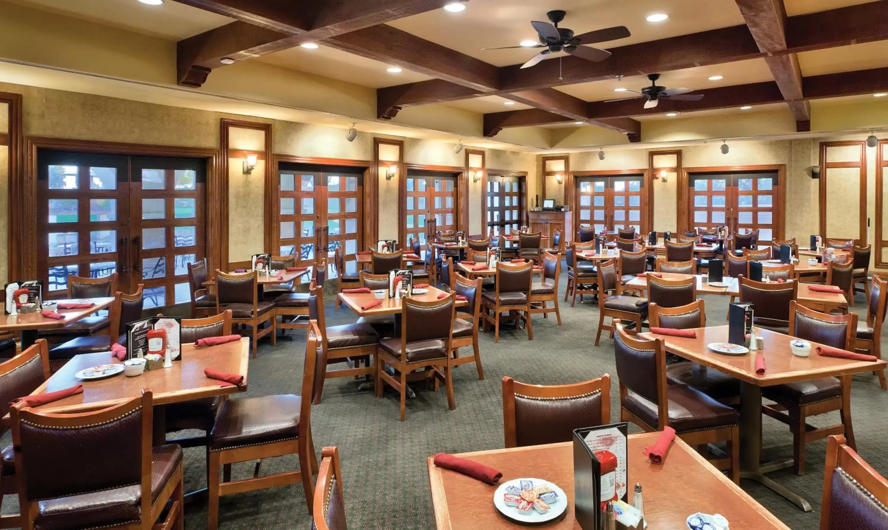 Restaurant/Places to Eat in The Legacy Golf Resort