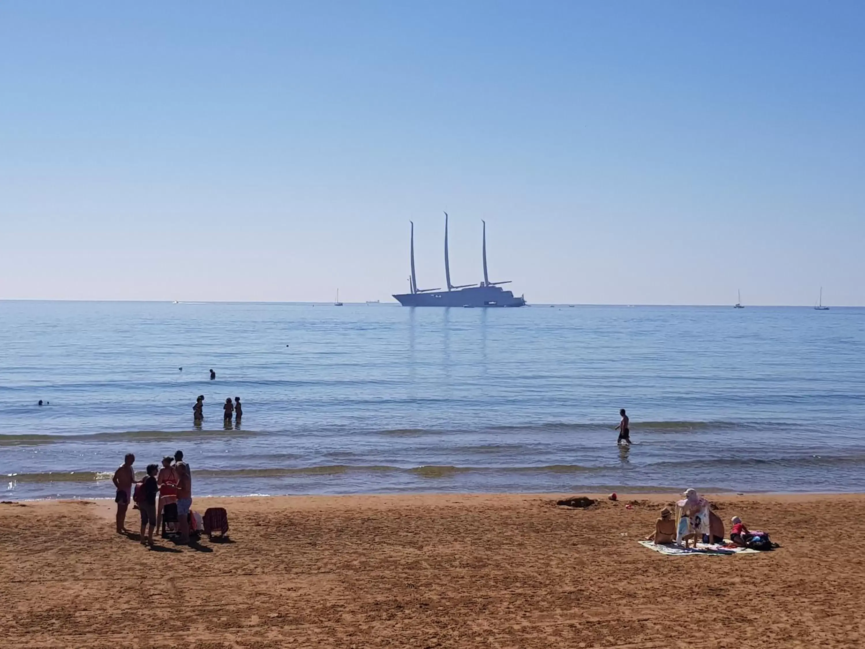 Beach in B&B Bianco E Blu