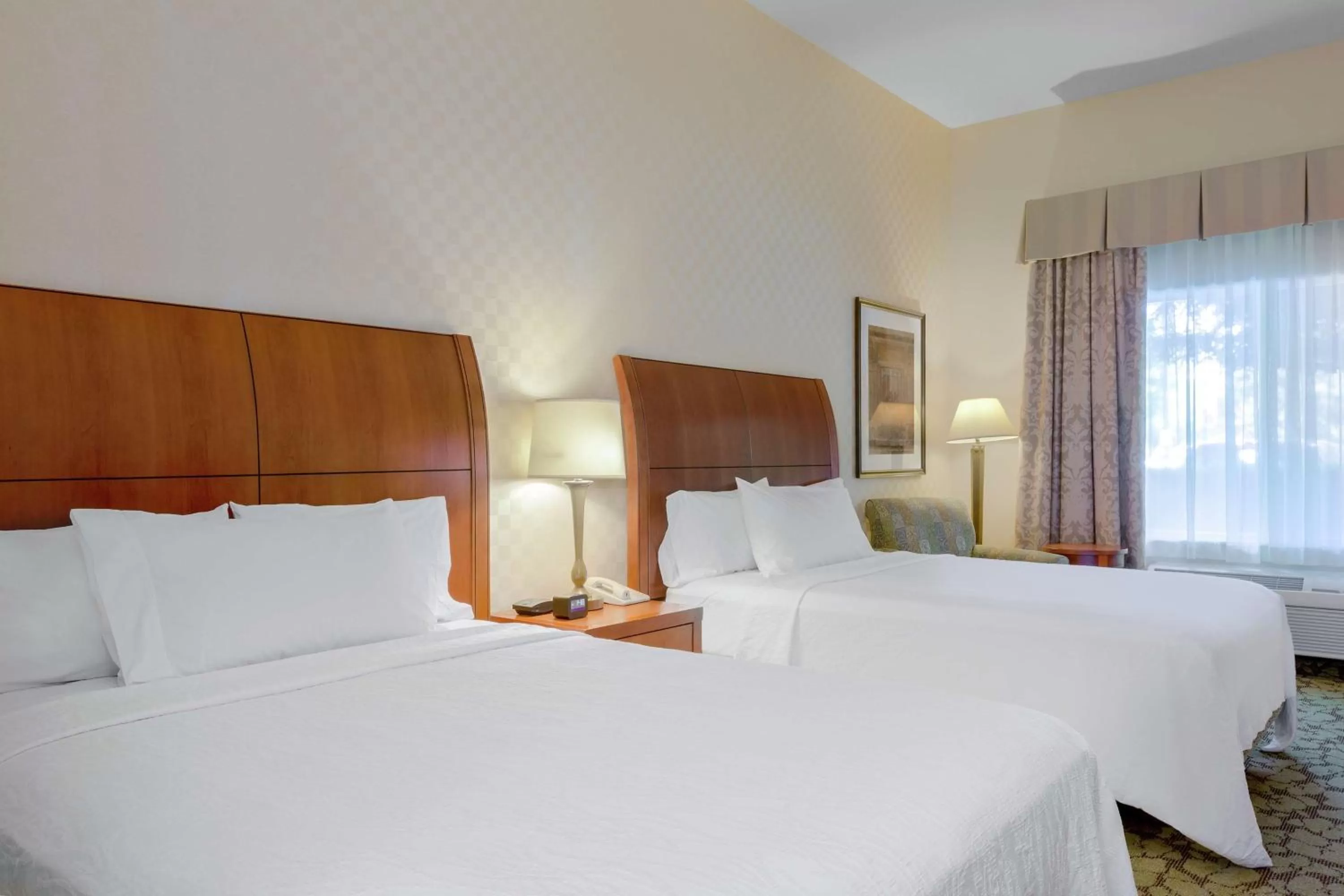 Bed in Hilton Garden Inn Sacramento Elk Grove