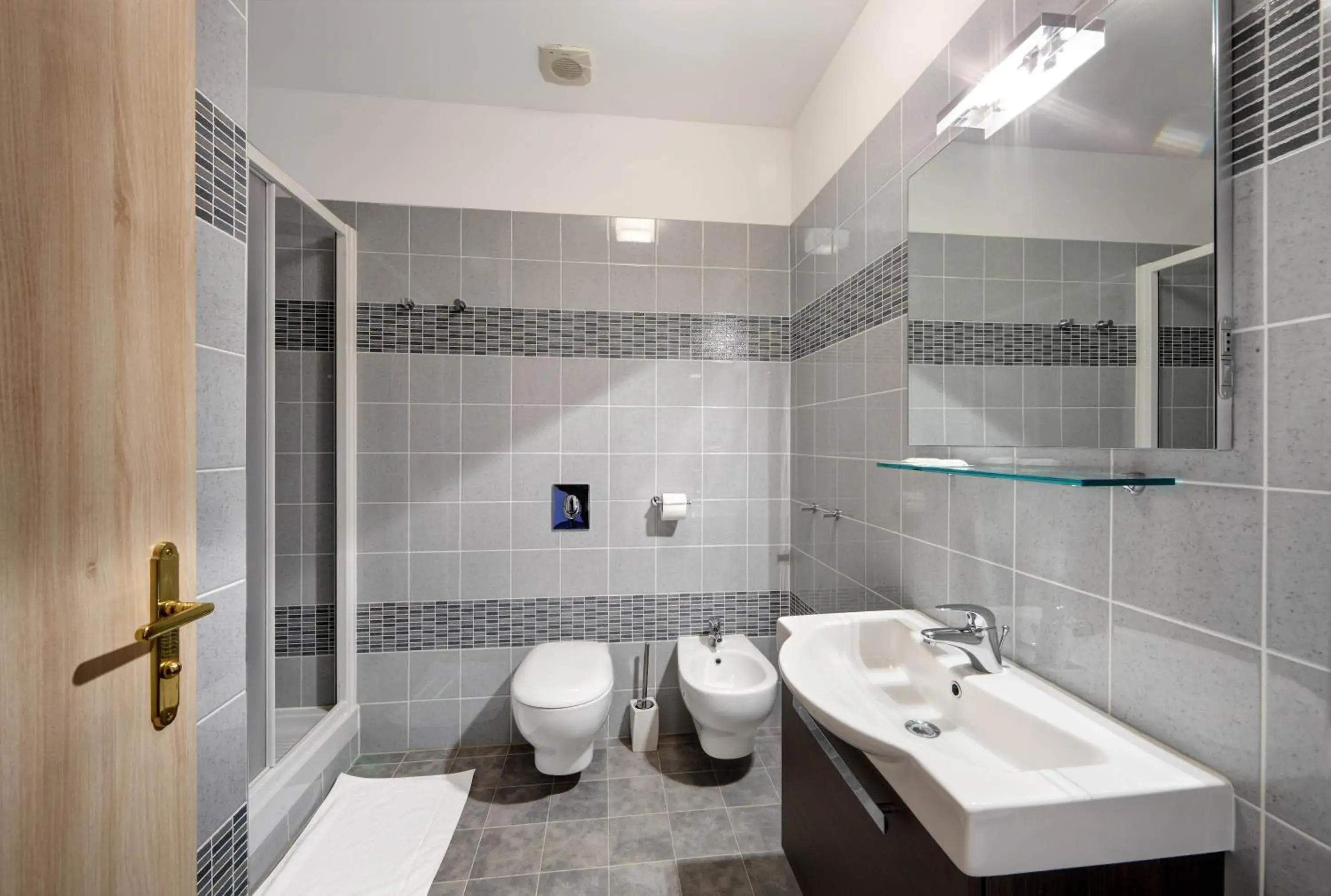 Bathroom in Salvator Superior Apartments