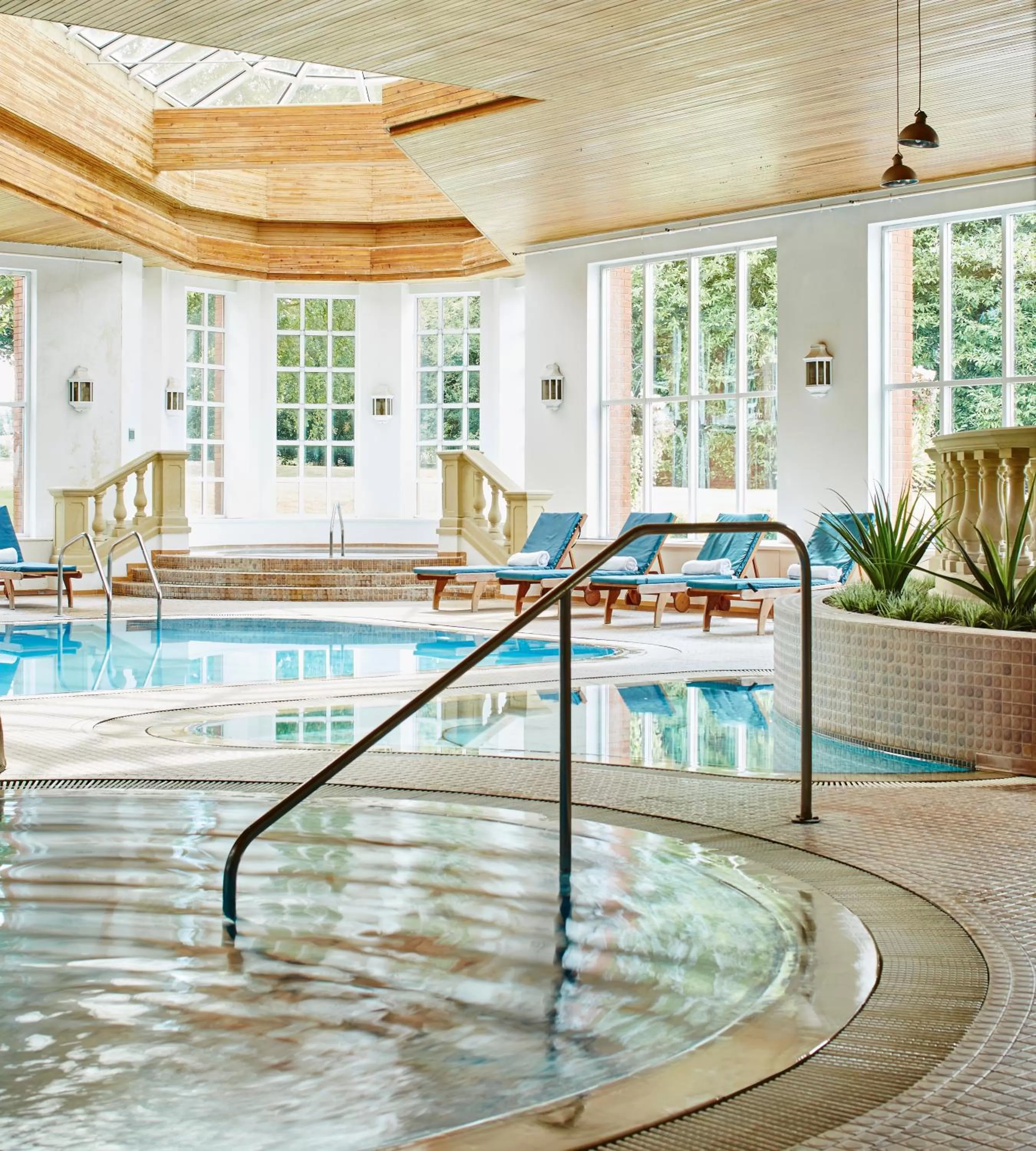 Swimming pool in Sprowston Manor Hotel, Golf & Country Club