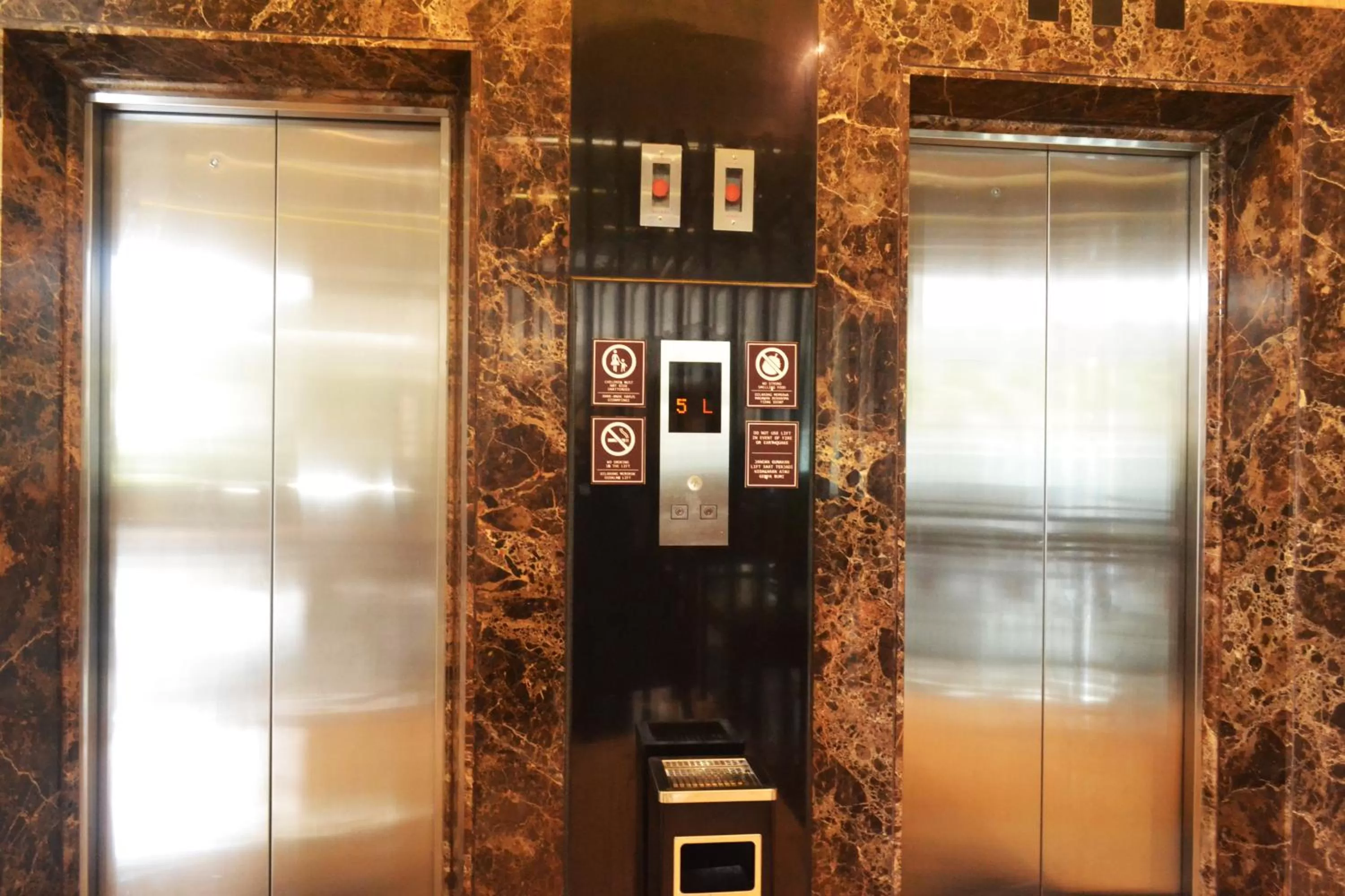 Area and facilities in Grand Cakra Hotel Malang