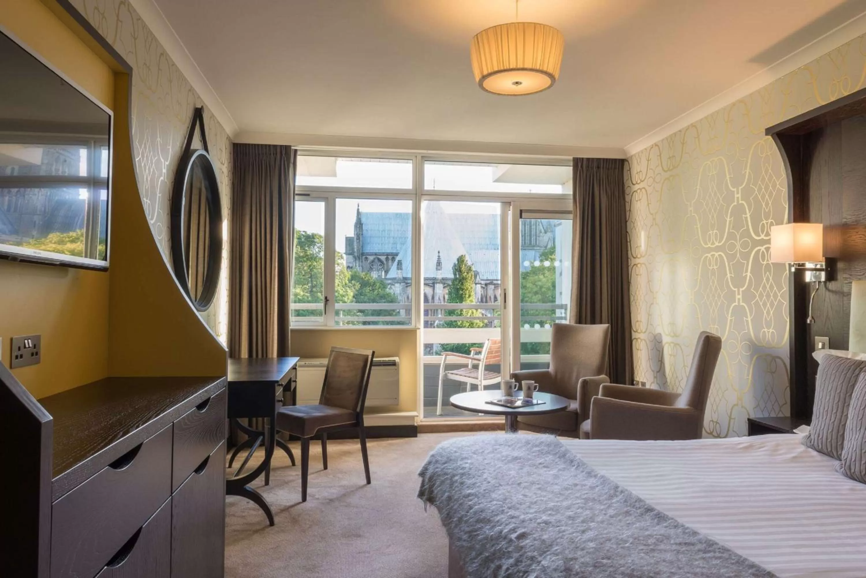 View (from property/room), Bed in The Lincoln Hotel