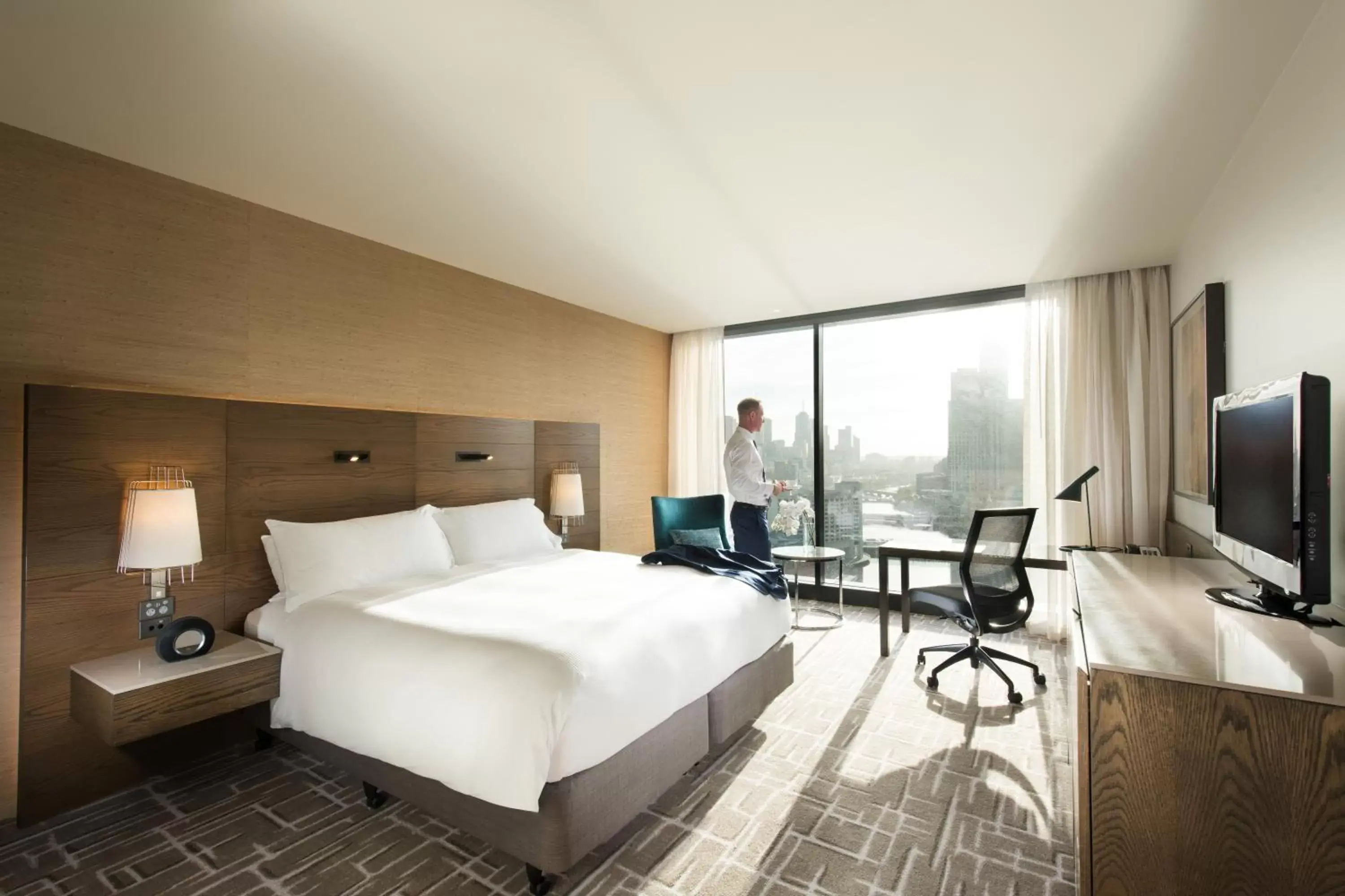 TV and multimedia in Pan Pacific Melbourne