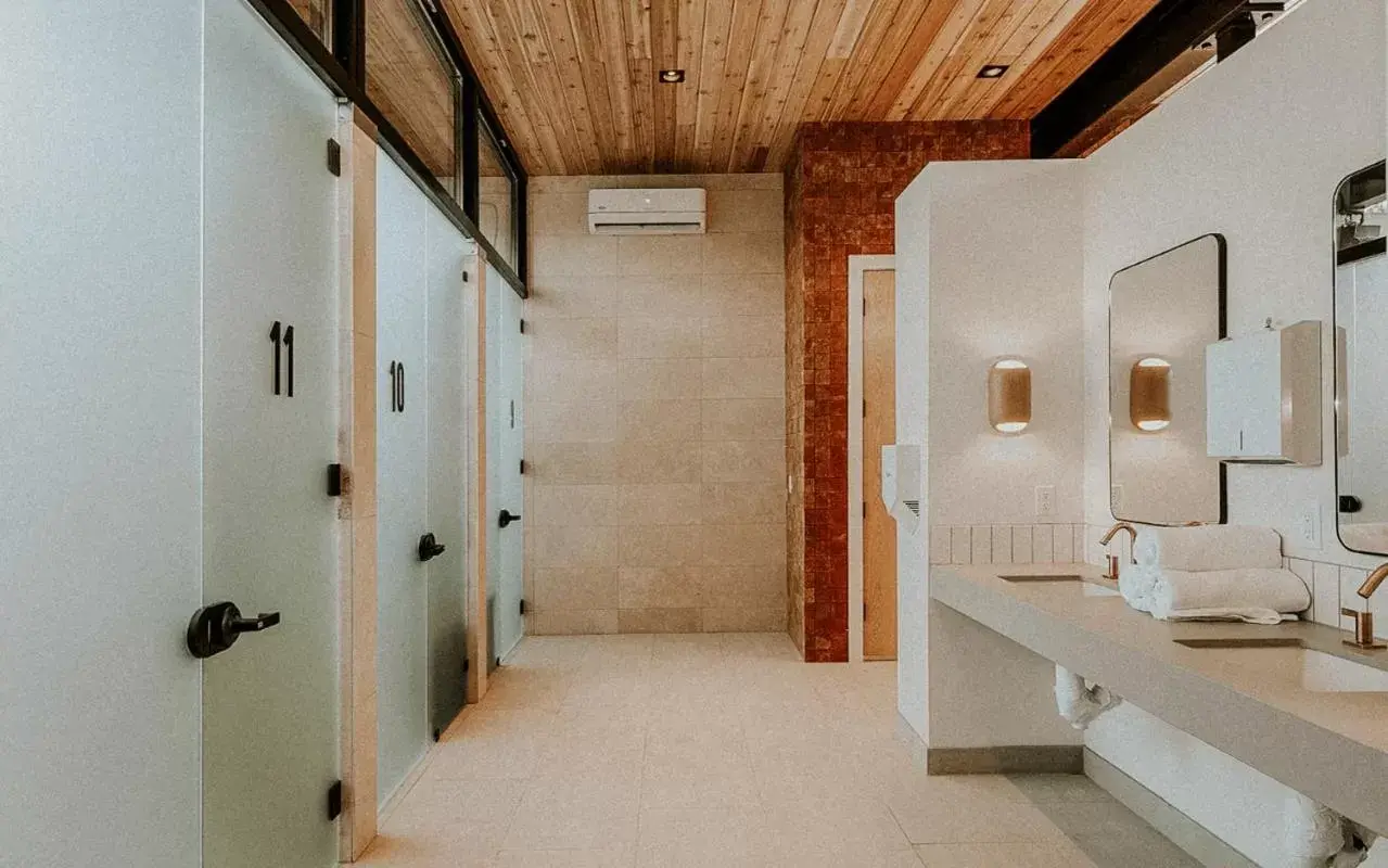 Bathroom in Yonder Escalante Luxury Glamping
