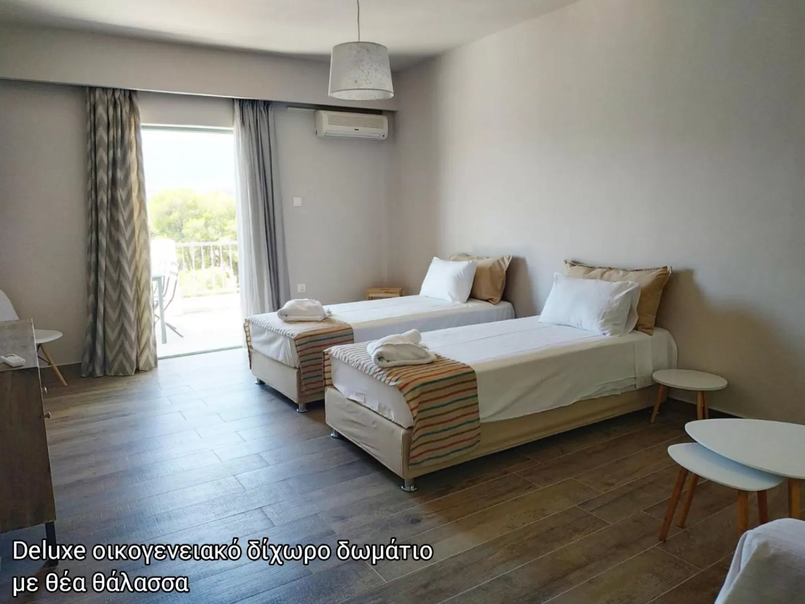 Photo of the whole room, Bed in Evita's Resort