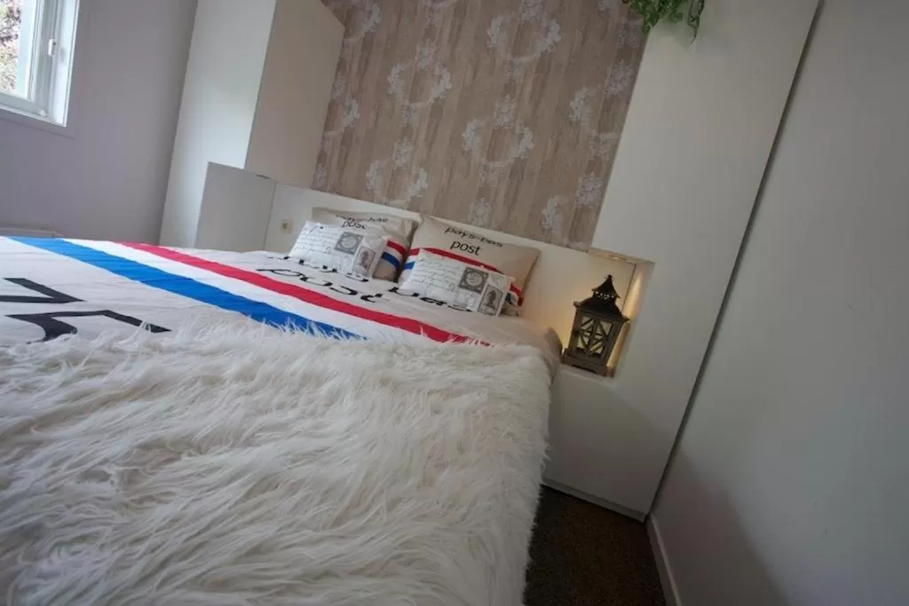 Bed in B&B - Pension Perruque