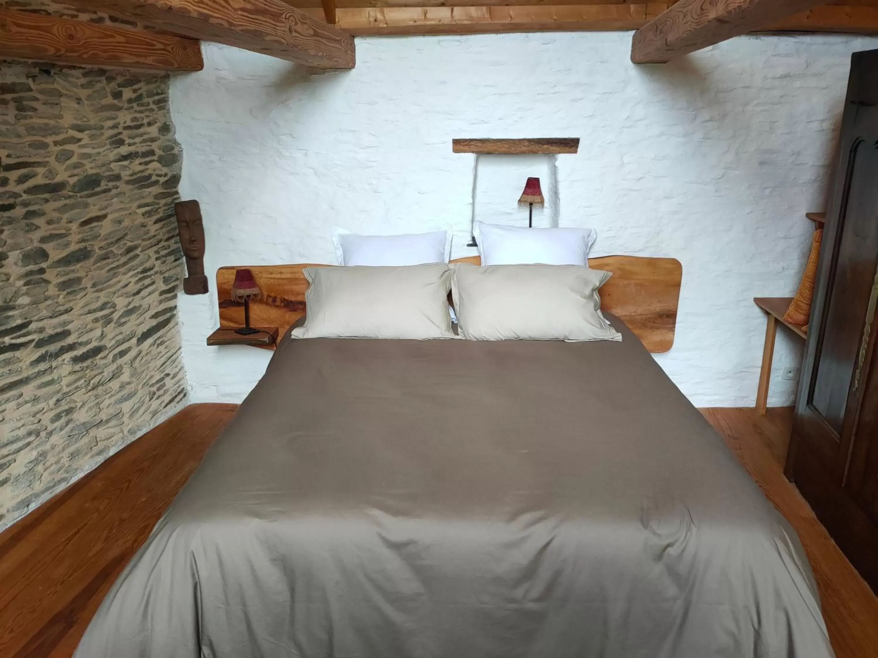 Bed in Chambres d'hôtes, Zimmer, Domaine de Kervennec
