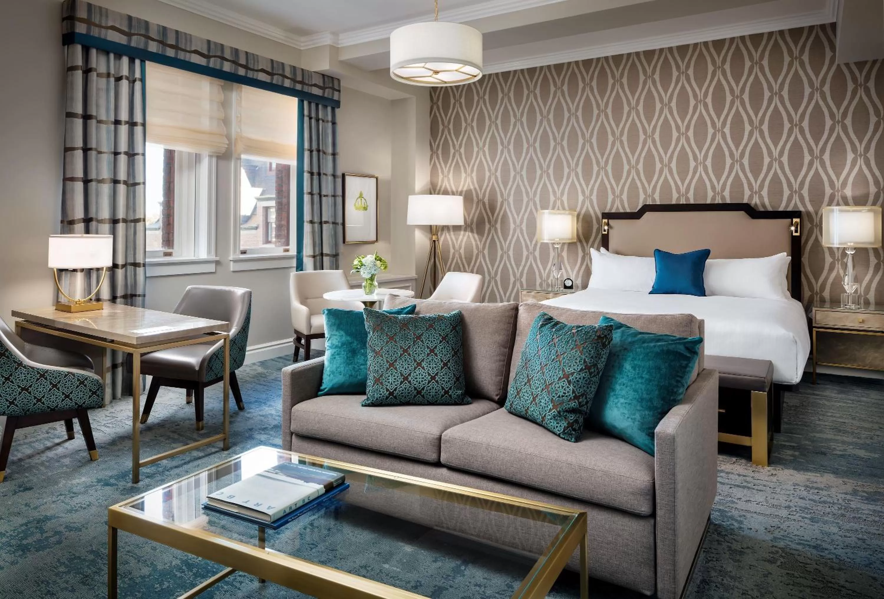 Photo of the whole room, Bed in Fairmont Empress Hotel