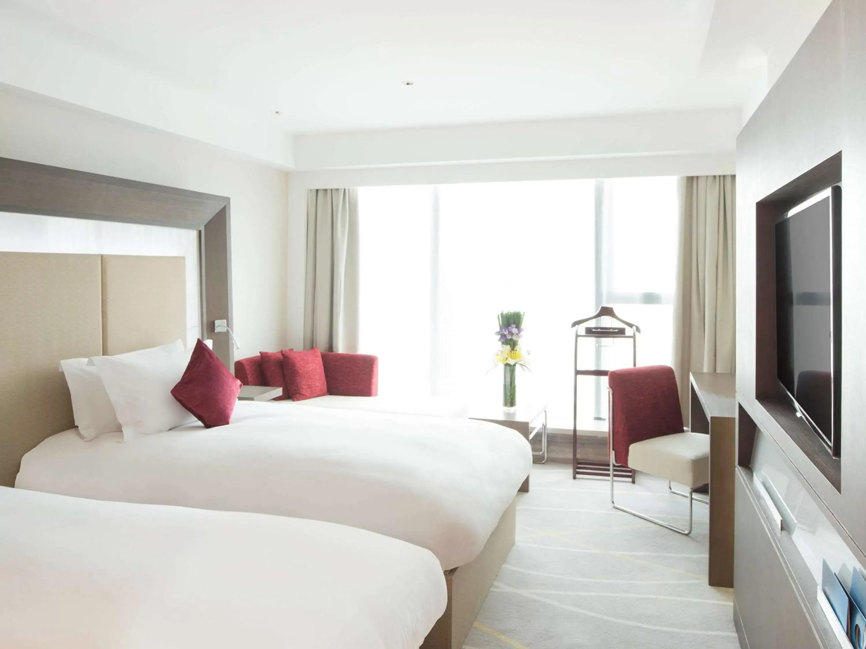 Photo of the whole room, Bed in Novotel Nanjing Central