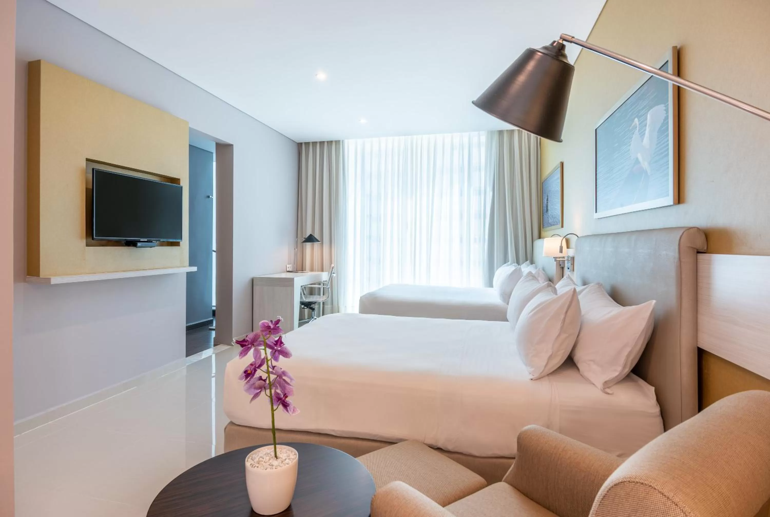 Photo of the whole room, Bed in Crowne Plaza Barranquilla by IHG